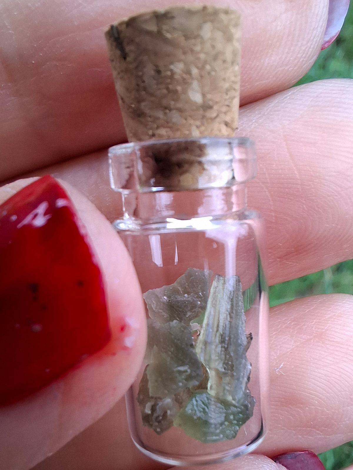 Moldavite Chips (0.50g) in 1ml Bottle, Tektite (Ref: B24)