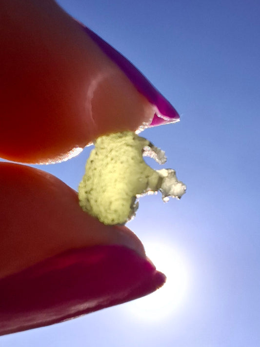 Moldavite Piece, 0.53g, Tektite (Ref: 1446)