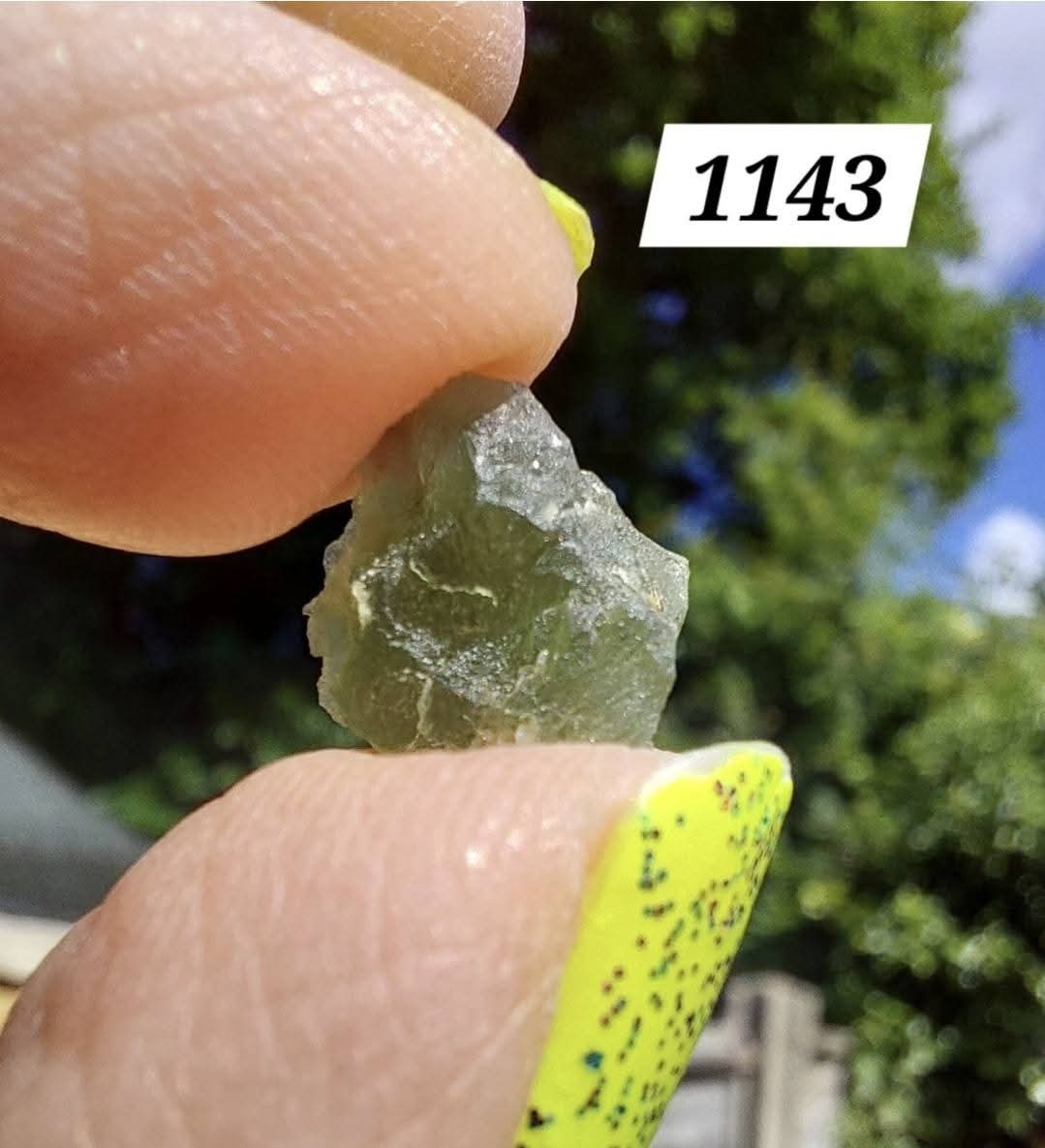 Moldavite Piece, 0.64g, Tektite (Ref: 1143)