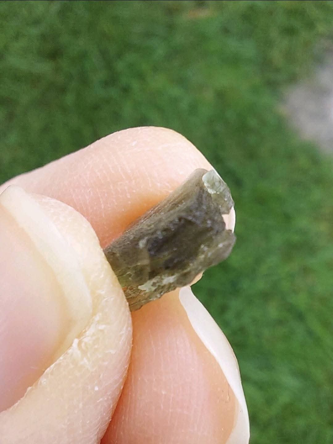 Moldavite Piece, 0.65g. Tektite (Ref: 898)