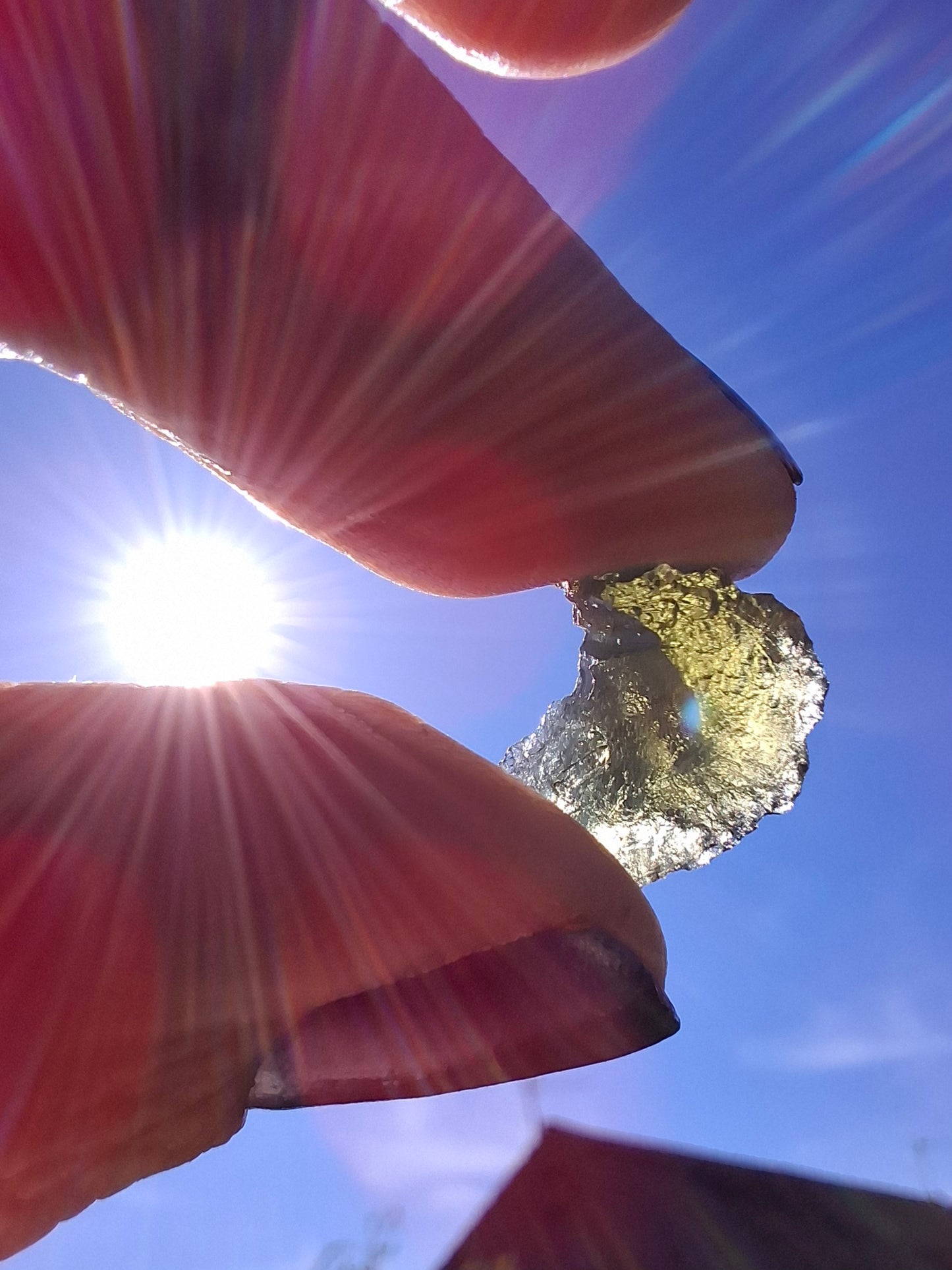 Moldavite Piece, 0.81g, Tektite (Ref: 1400)