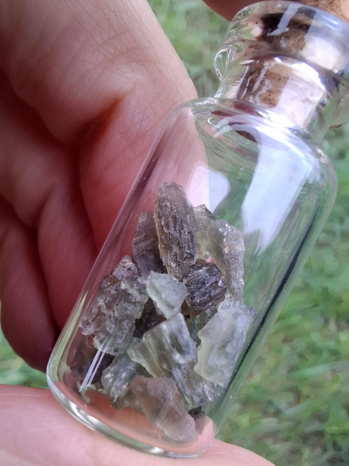 Moldavite Chips (2.00g) in 3ml Bottle, Tektite (Ref: B41)