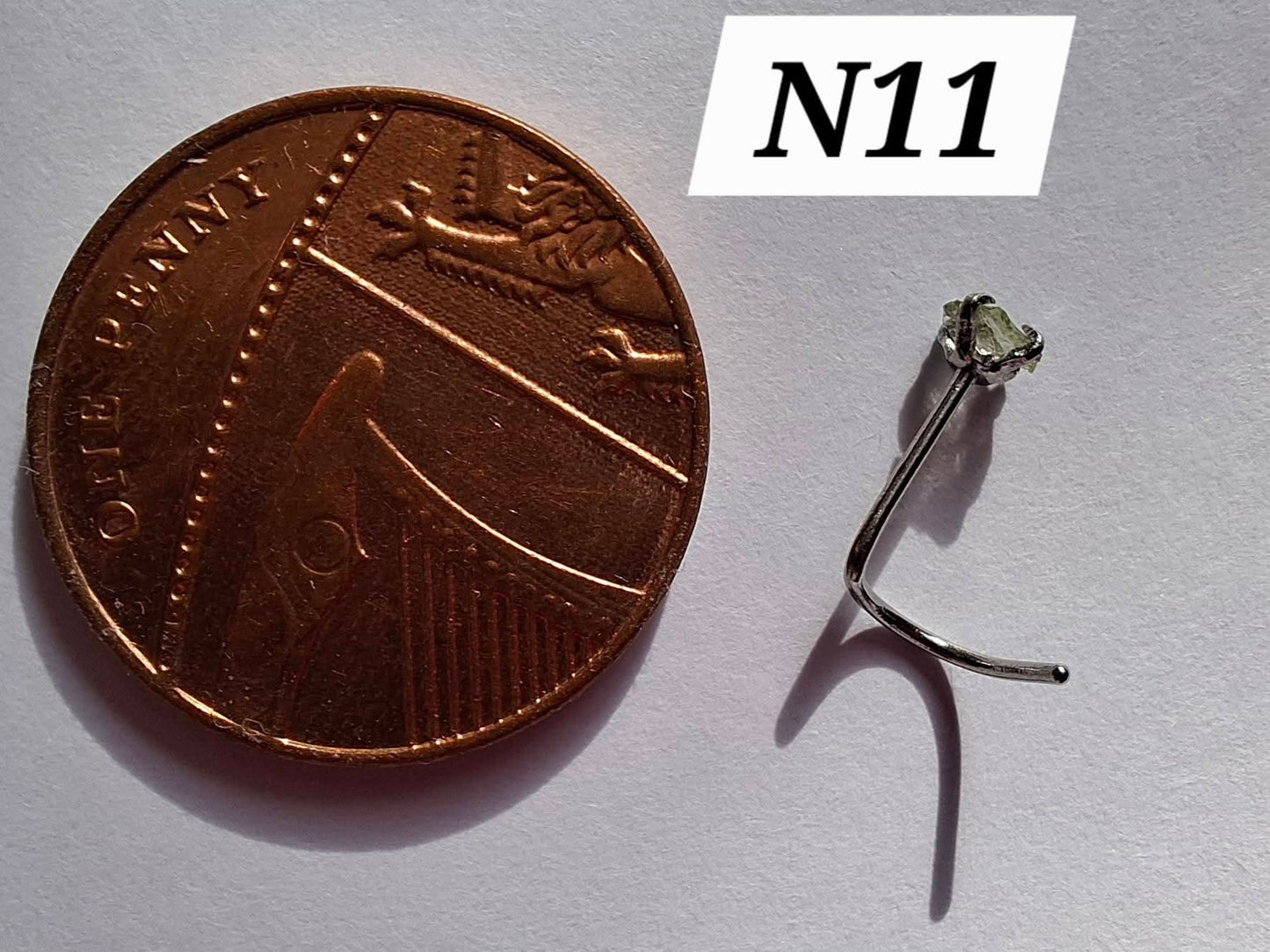 Moldavite (raw) NOSE STUD, 22G, Corkscrew, Surgical steel, Tektite (Ref: N11)