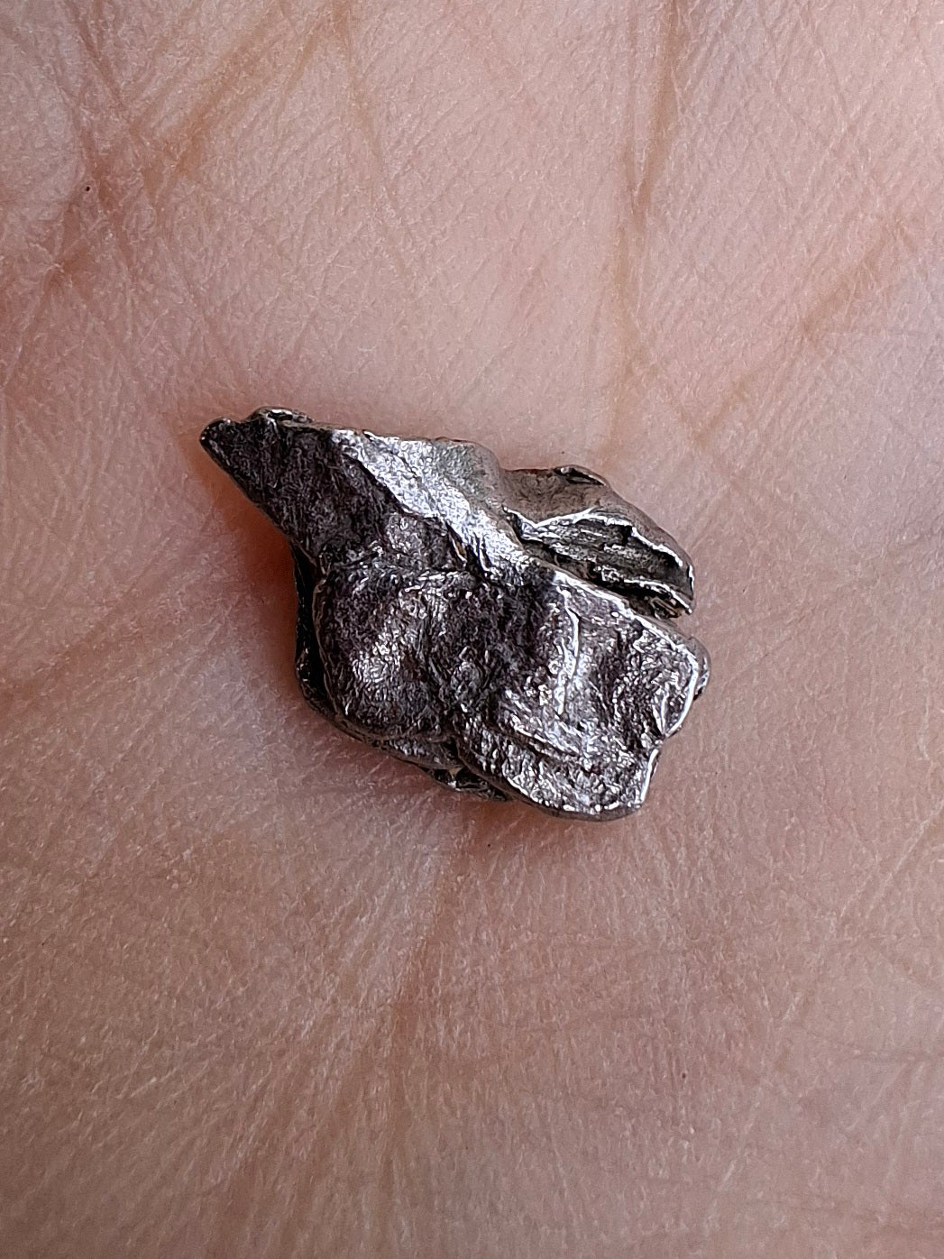 Campo del Cielo, 0.55g, Nickel Iron Meteorite (Ref: C3)