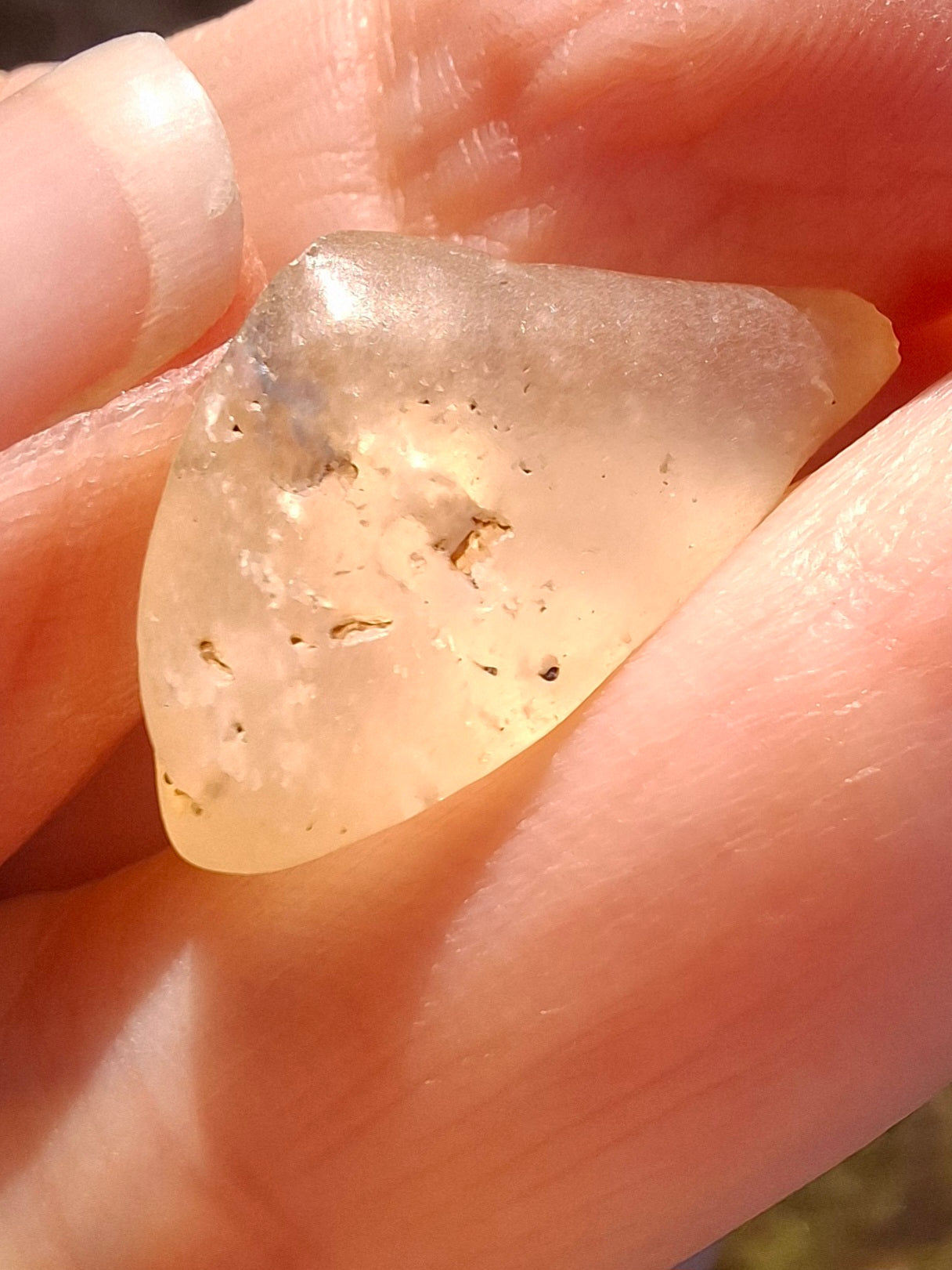 Libyan Desert Glass Piece, 2.80g, Tektite (Ref: LE274)