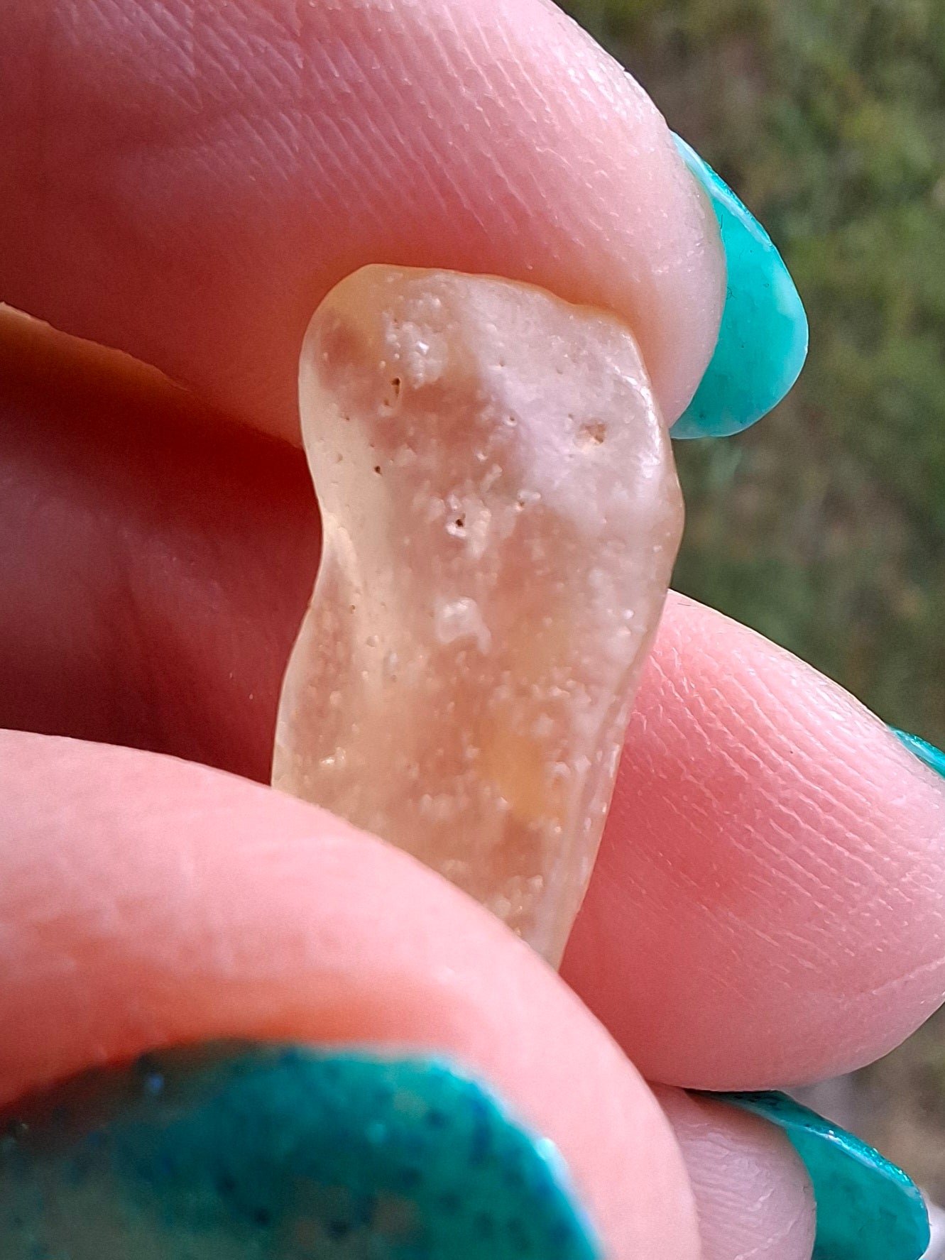 Libyan Desert Glass small Piece, 1.50g, Tektite