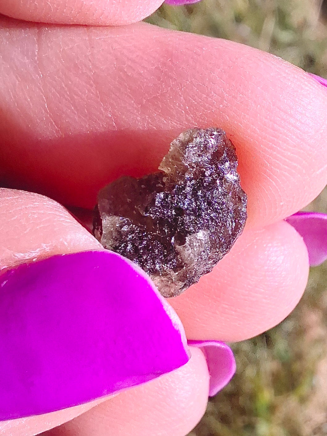 Moldavite Piece, 0.65g, Tektite (Ref: 1459)