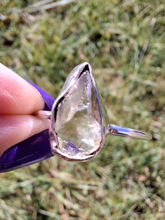 Libyan Desert Glass Ring, size large V, 925 Silver, Tektite (Ref: LR57)