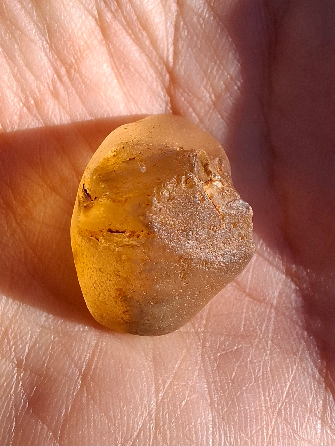 Libyan Desert Glass (darker) Piece, 3.72g, Tektite (Ref: L1378)