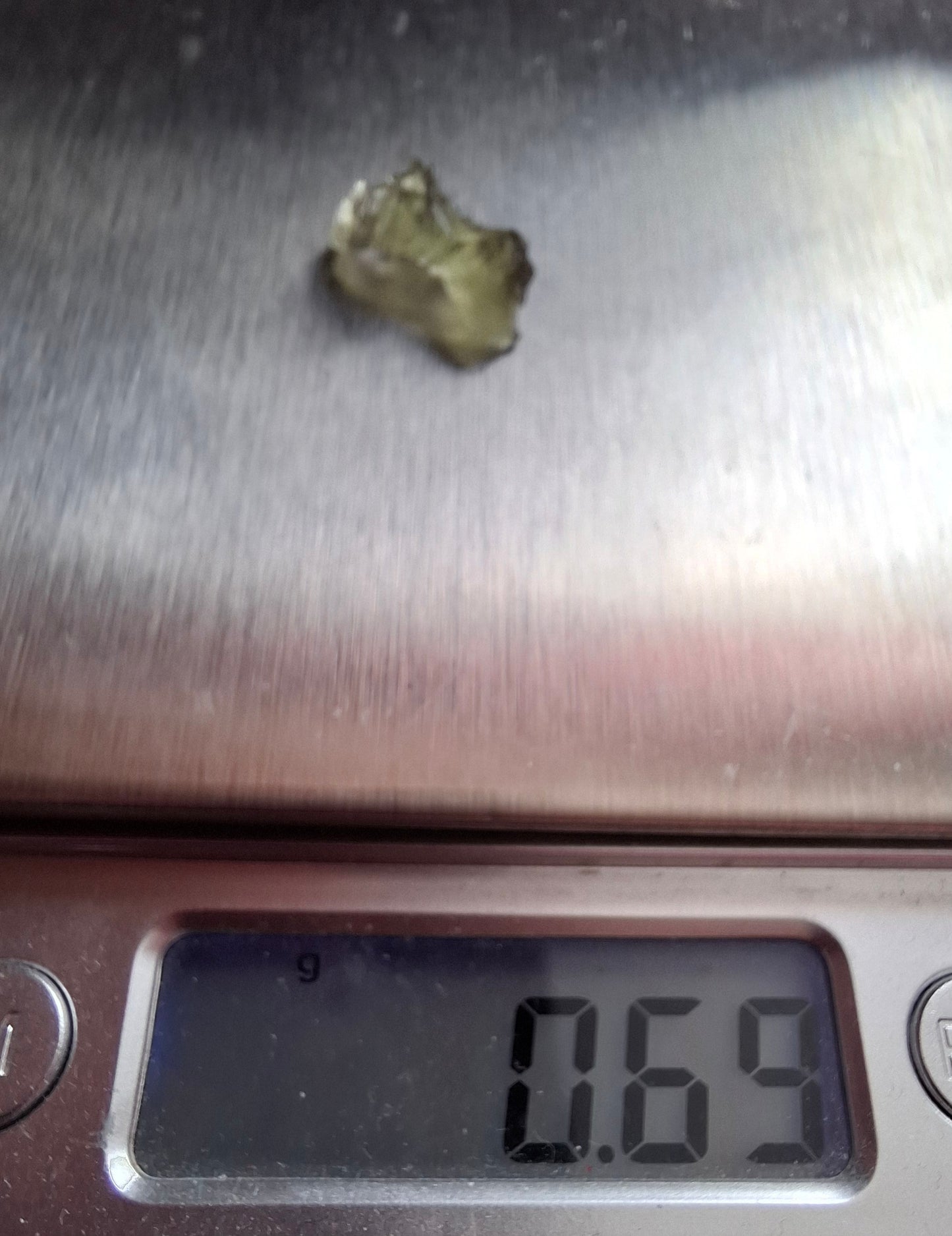 Moldavite Piece, 0.69g, Tektite (Ref: 1486)