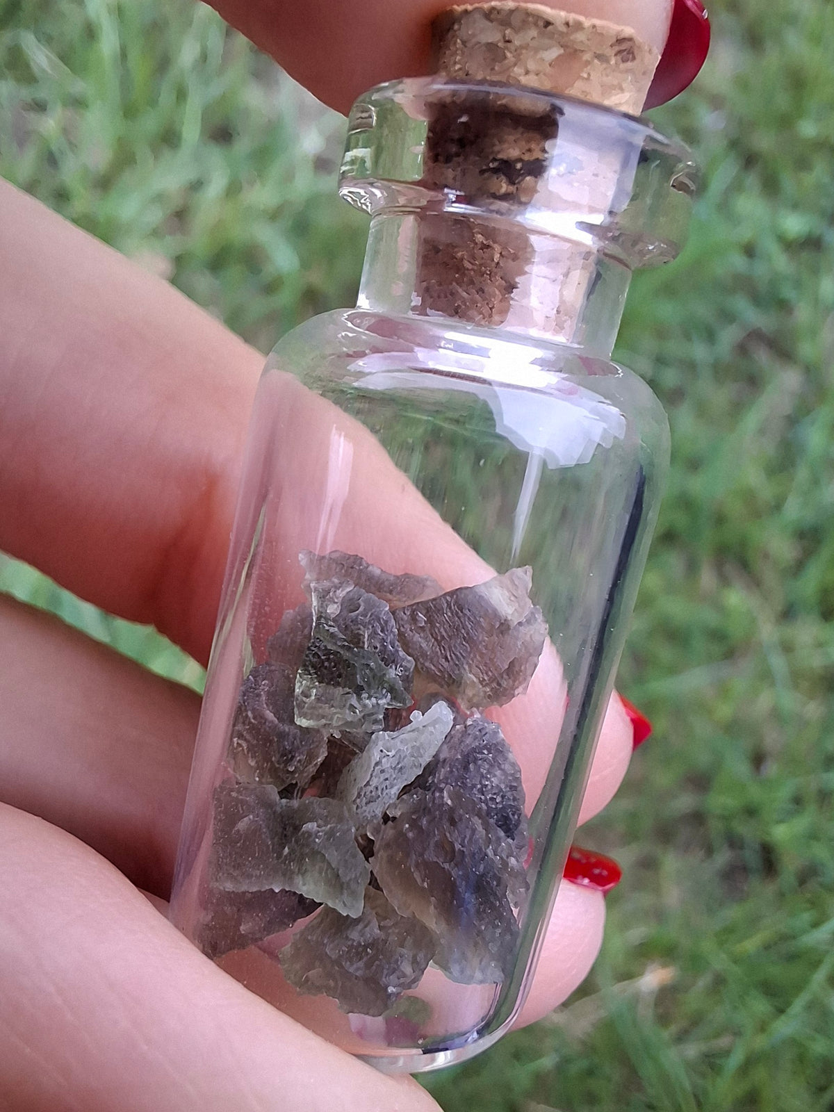 Moldavite Chips (2.00g) in 3ml Bottle, Tektite (Ref: B43)