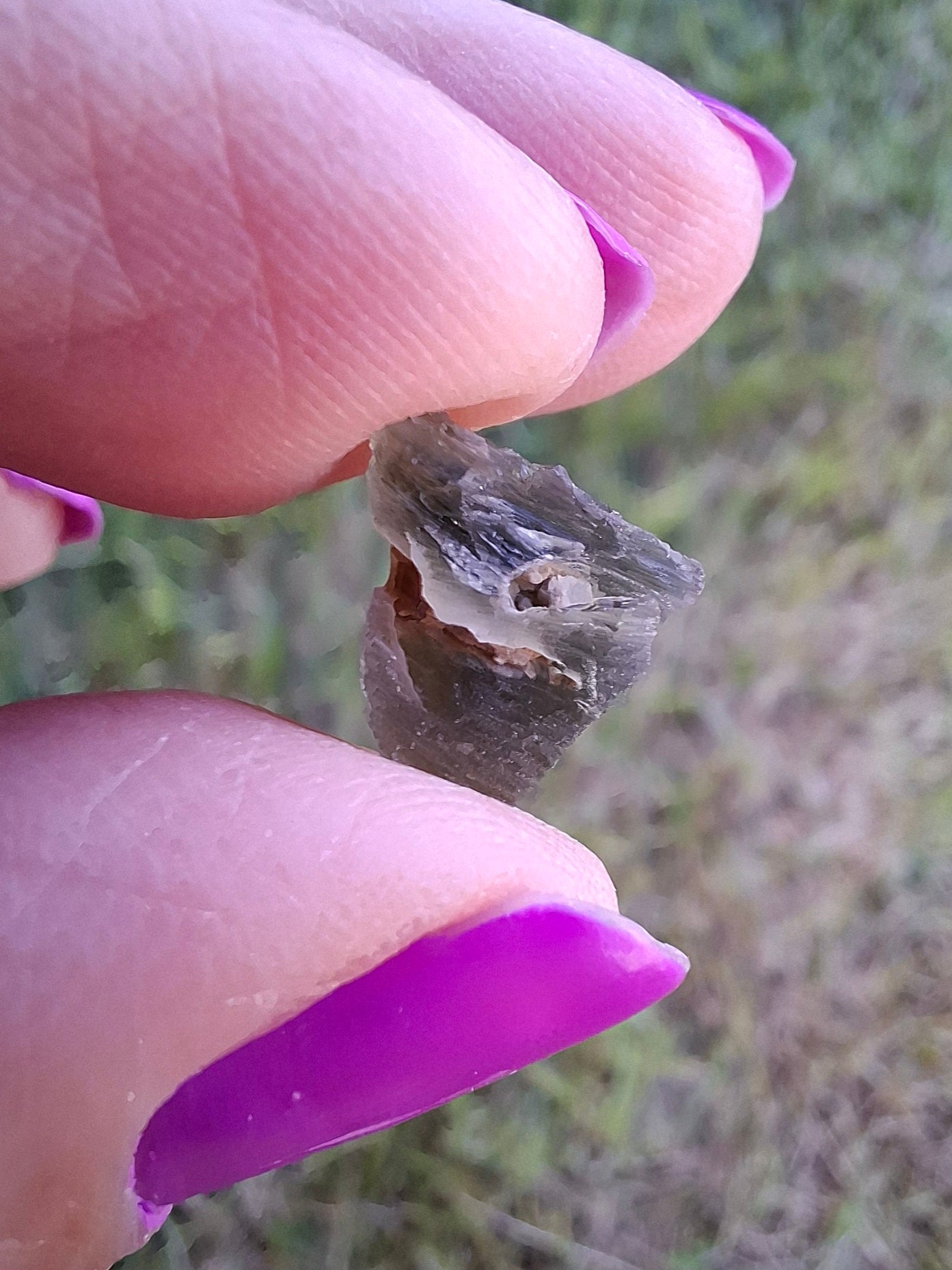 Moldavite Piece, 0.85g, Tektite (Ref: 1462)