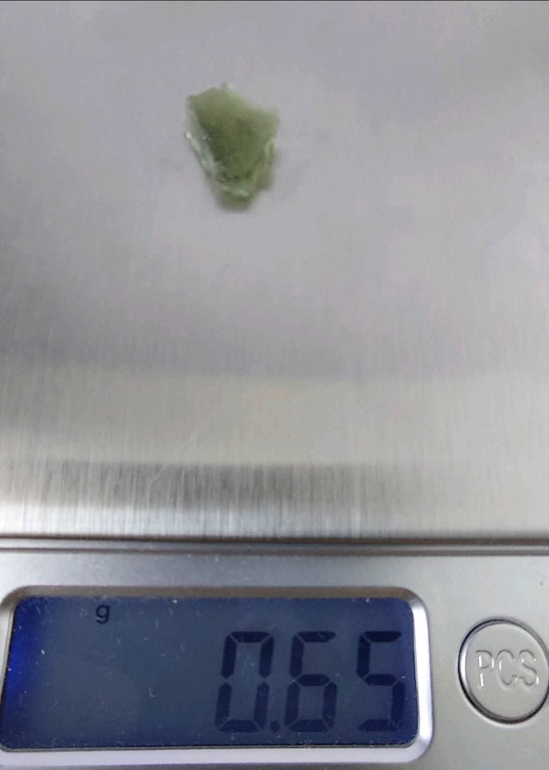 Moldavite Piece, 0.65g. Tektite (Ref: 898)