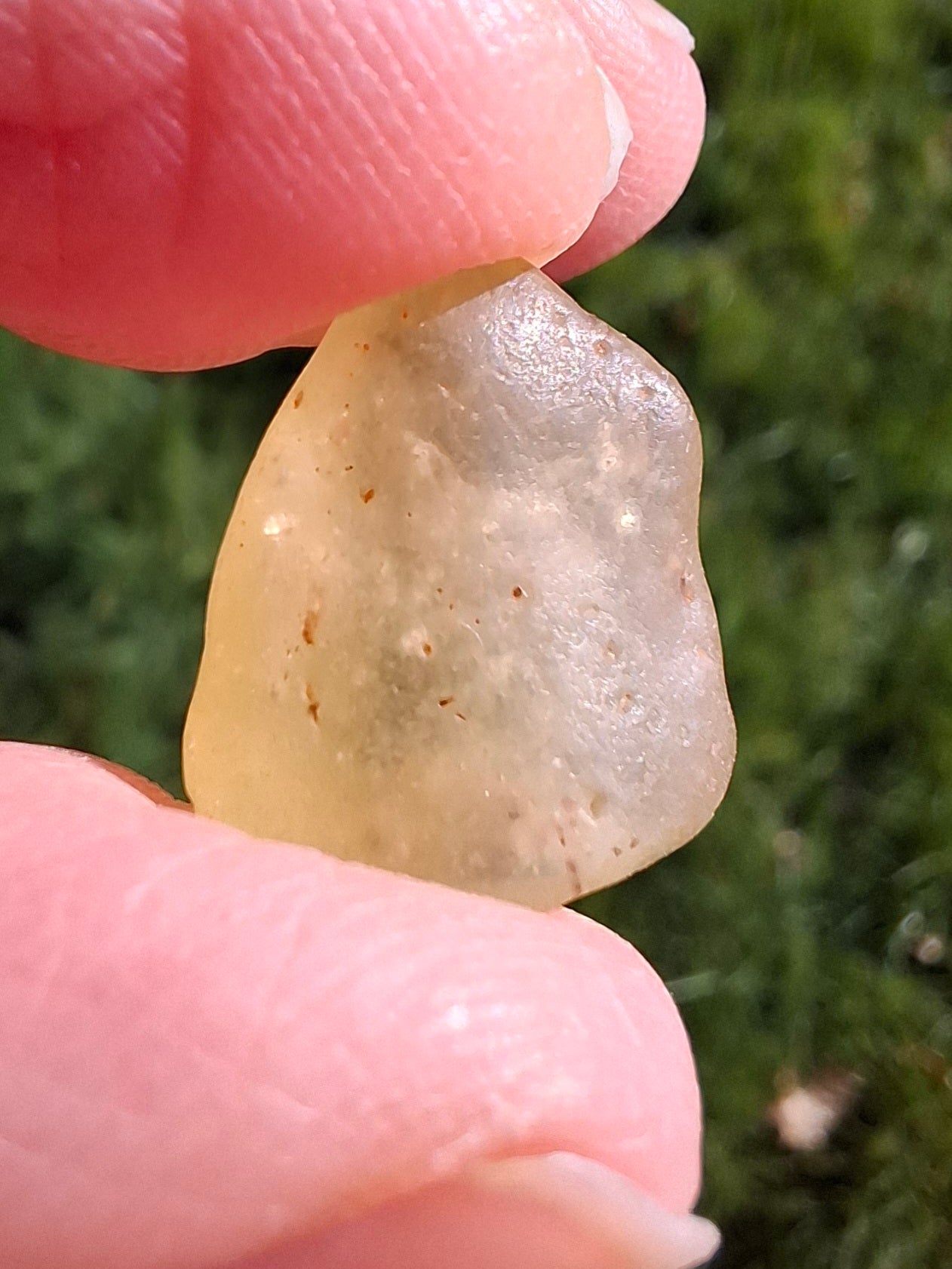 Libyan Desert Glass small Piece, 2.11g, Tektite (Ref: L1345)