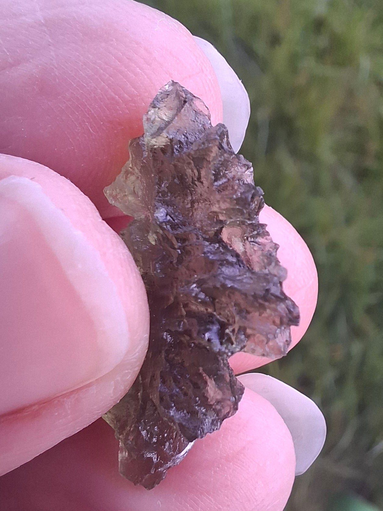 Moldavite Piece, JEZKOVNA BESEDNICE, 1.89g, Tektite (Ref: 1257)