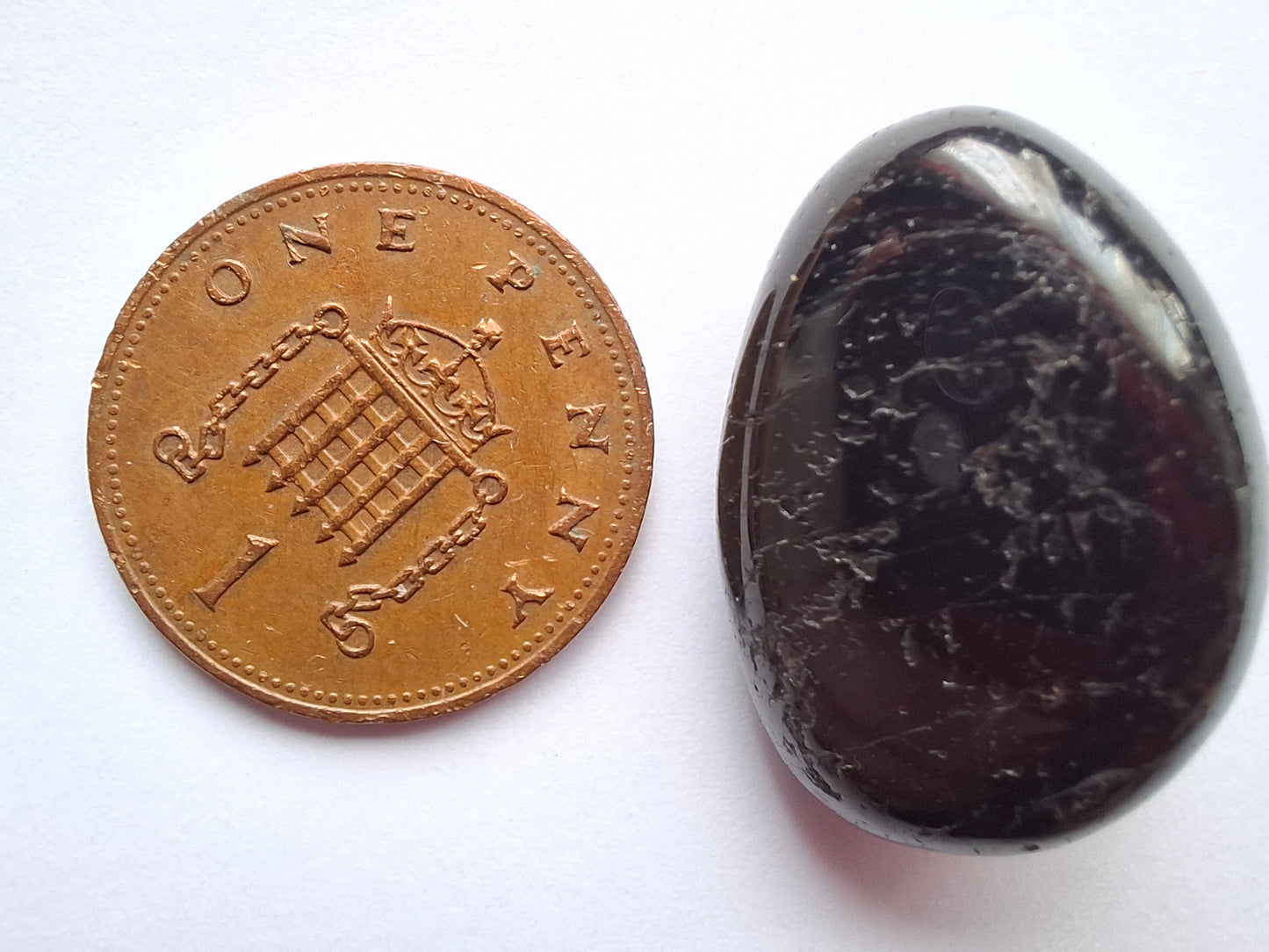 Black Tourmaline, Tumble Stone, Crystal (Ref: T223)
