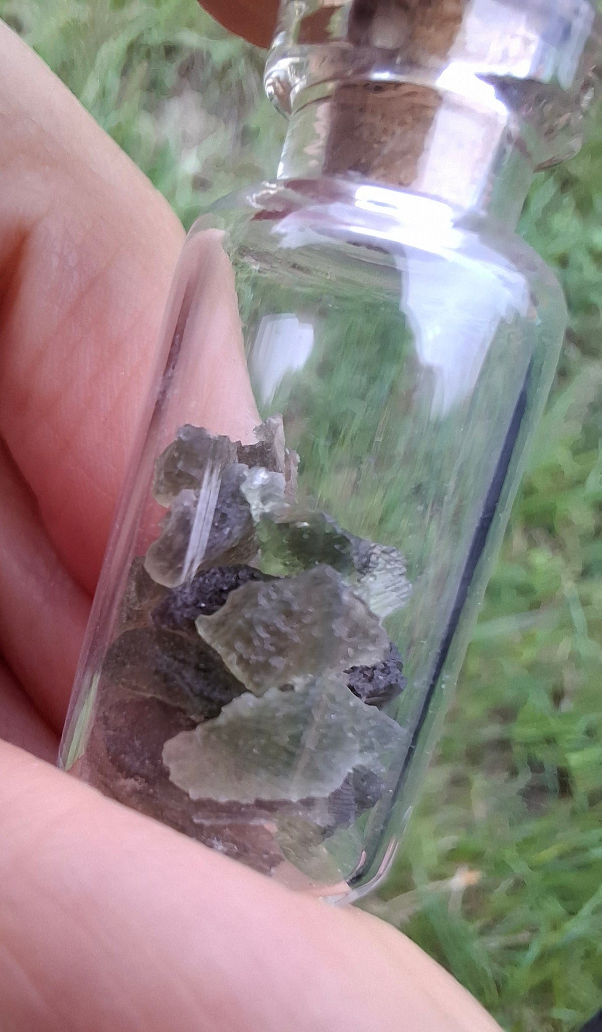 Moldavite Chips (2.00g) in 3ml Bottle, Tektite (Ref: B43)