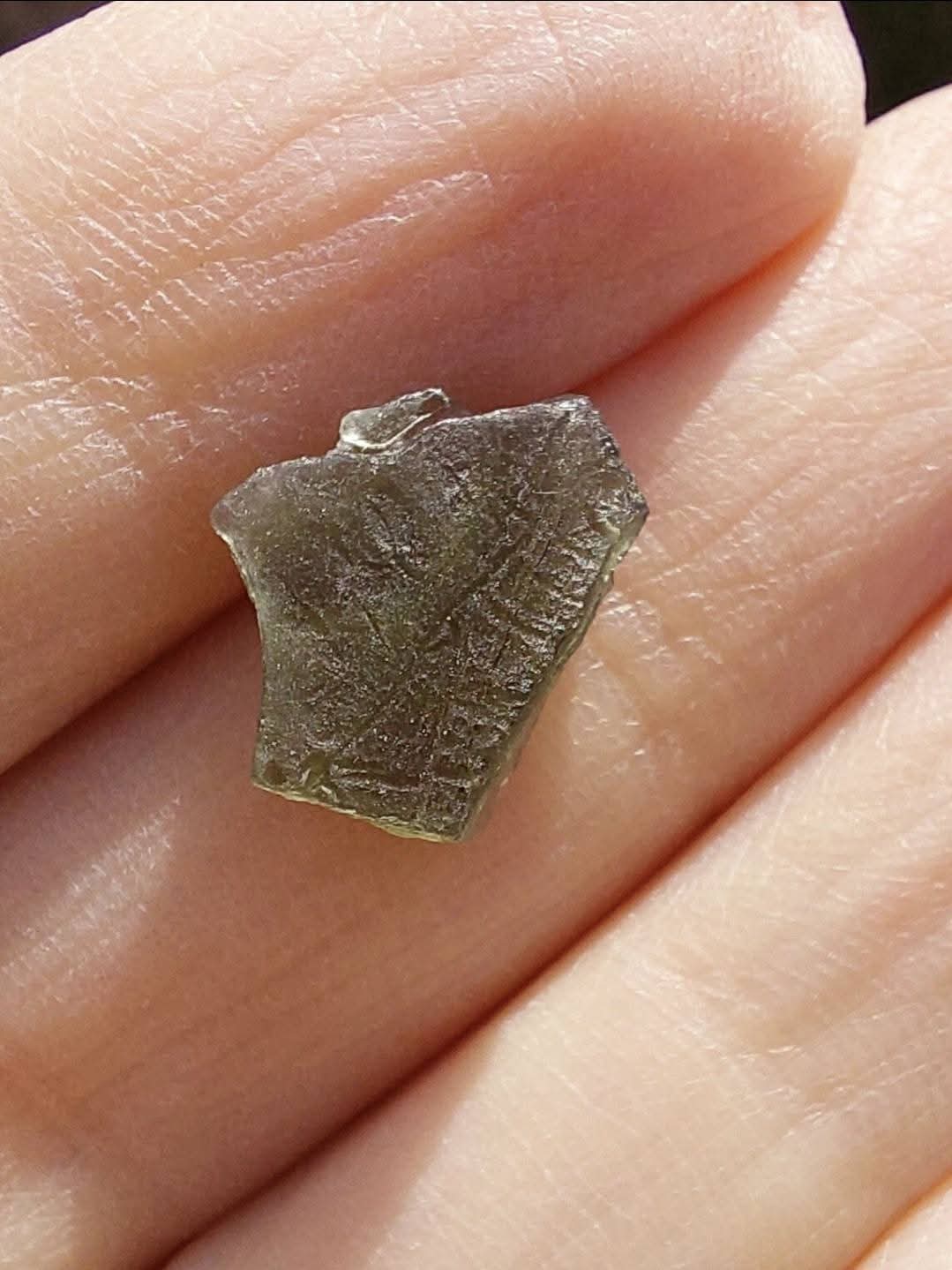 Moldavite Piece, 0.65g. Tektite (Ref: 898)