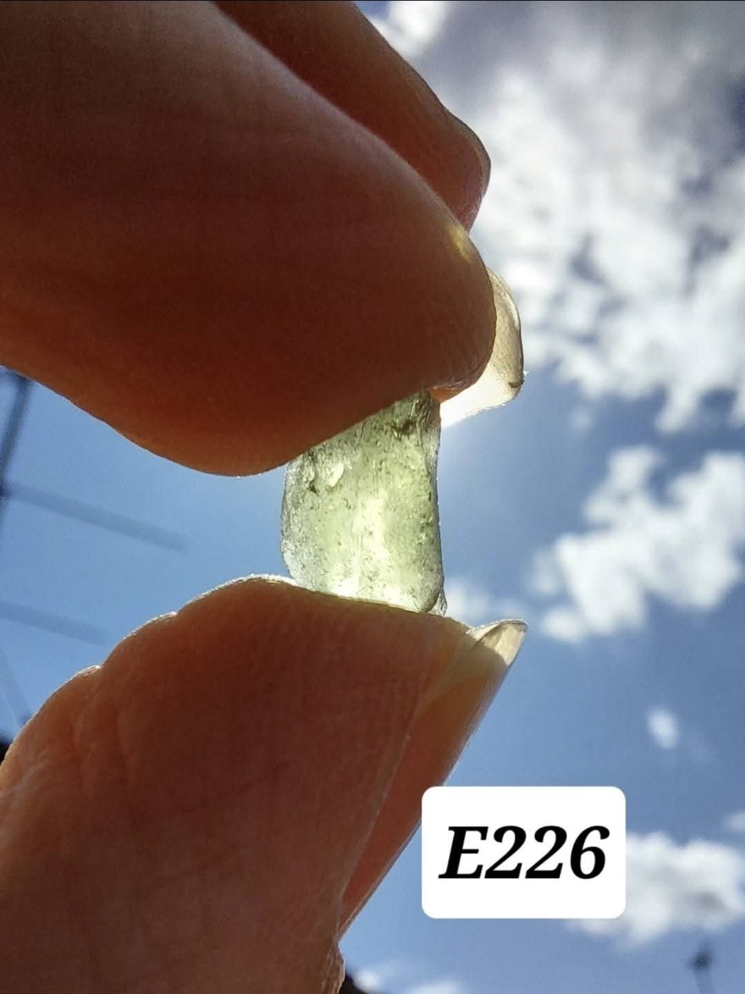 Moldavite Piece, 0.52g, Tektite (Ref: E226)