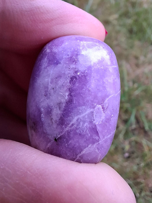 Lepidolite, Tumble Stone, Crystal (Ref: T115)
