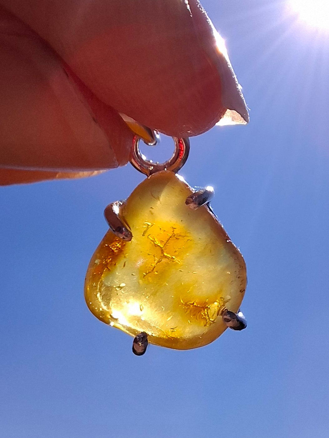Baltic Amber Pendant, 925 Silver, Fossil (Ref: AP28)