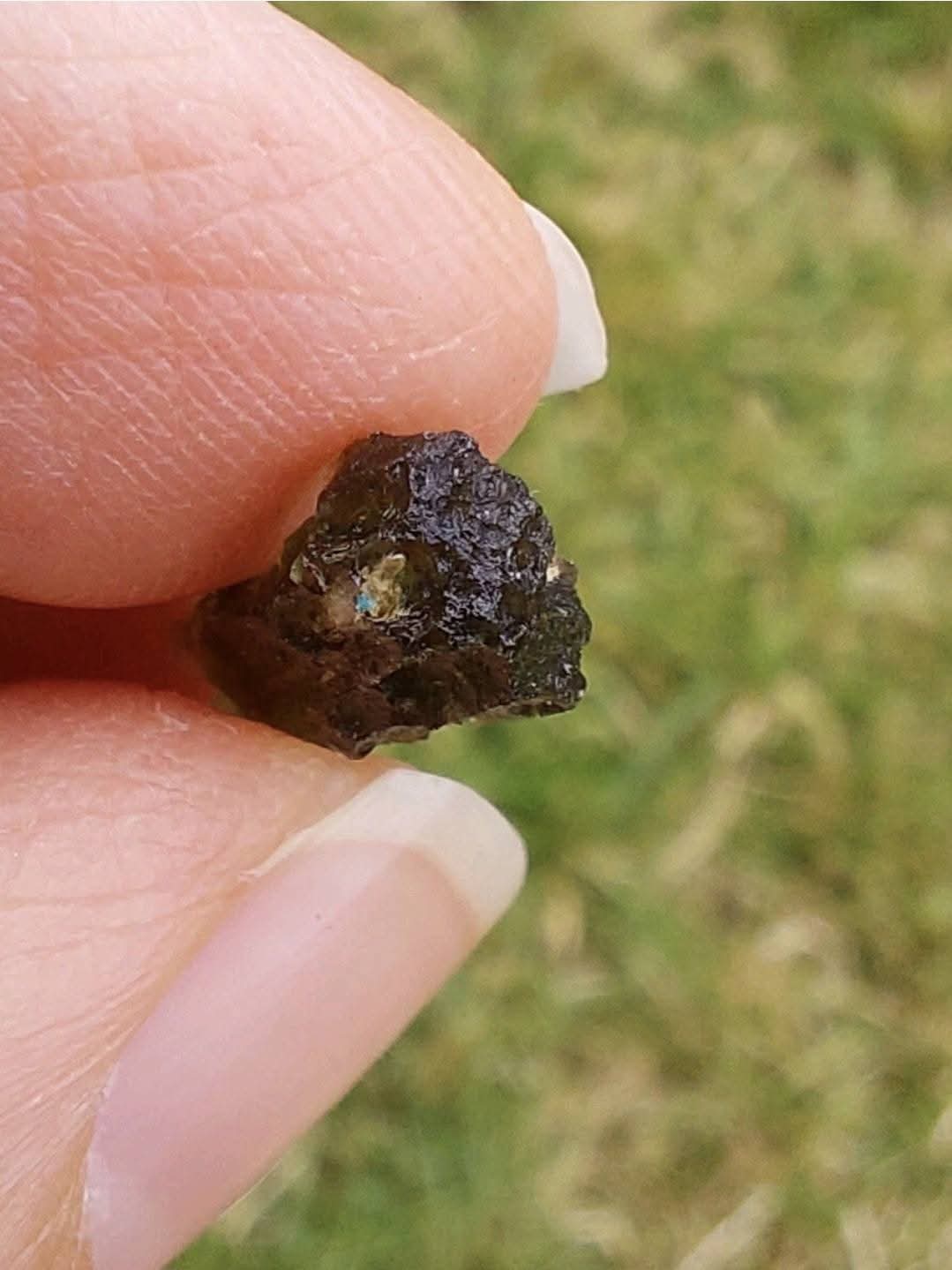 Moldavite Piece, 0.70g, Tektite (Ref: E214)