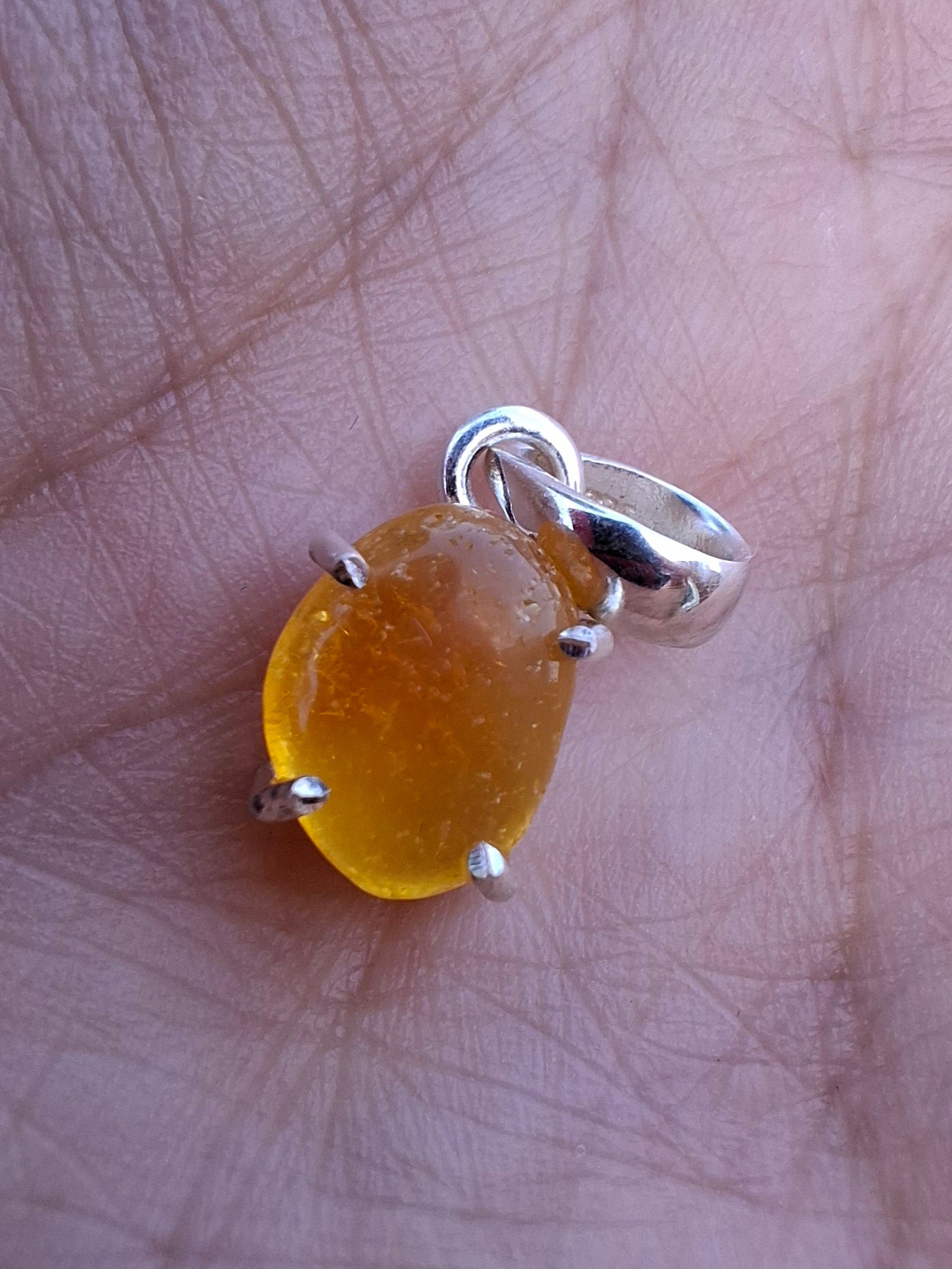 Baltic Amber Pendant, 925 Silver, Fossil (Ref: AP26)