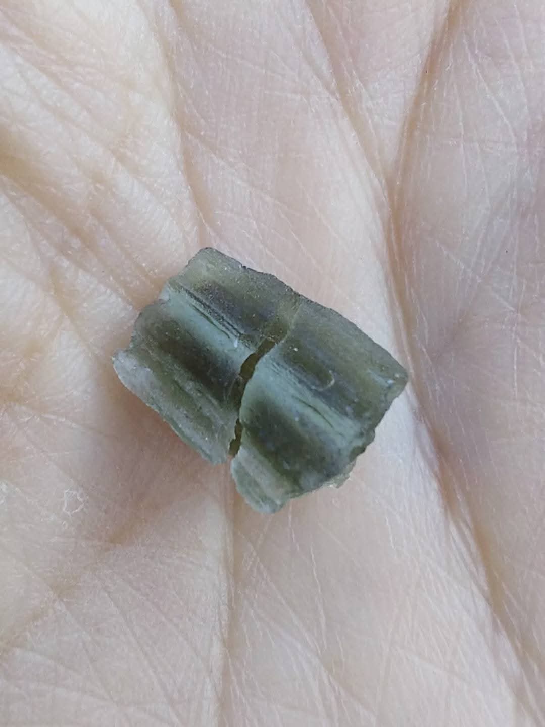Moldavite Piece, 0.74g, Tektite (Ref: 1147)