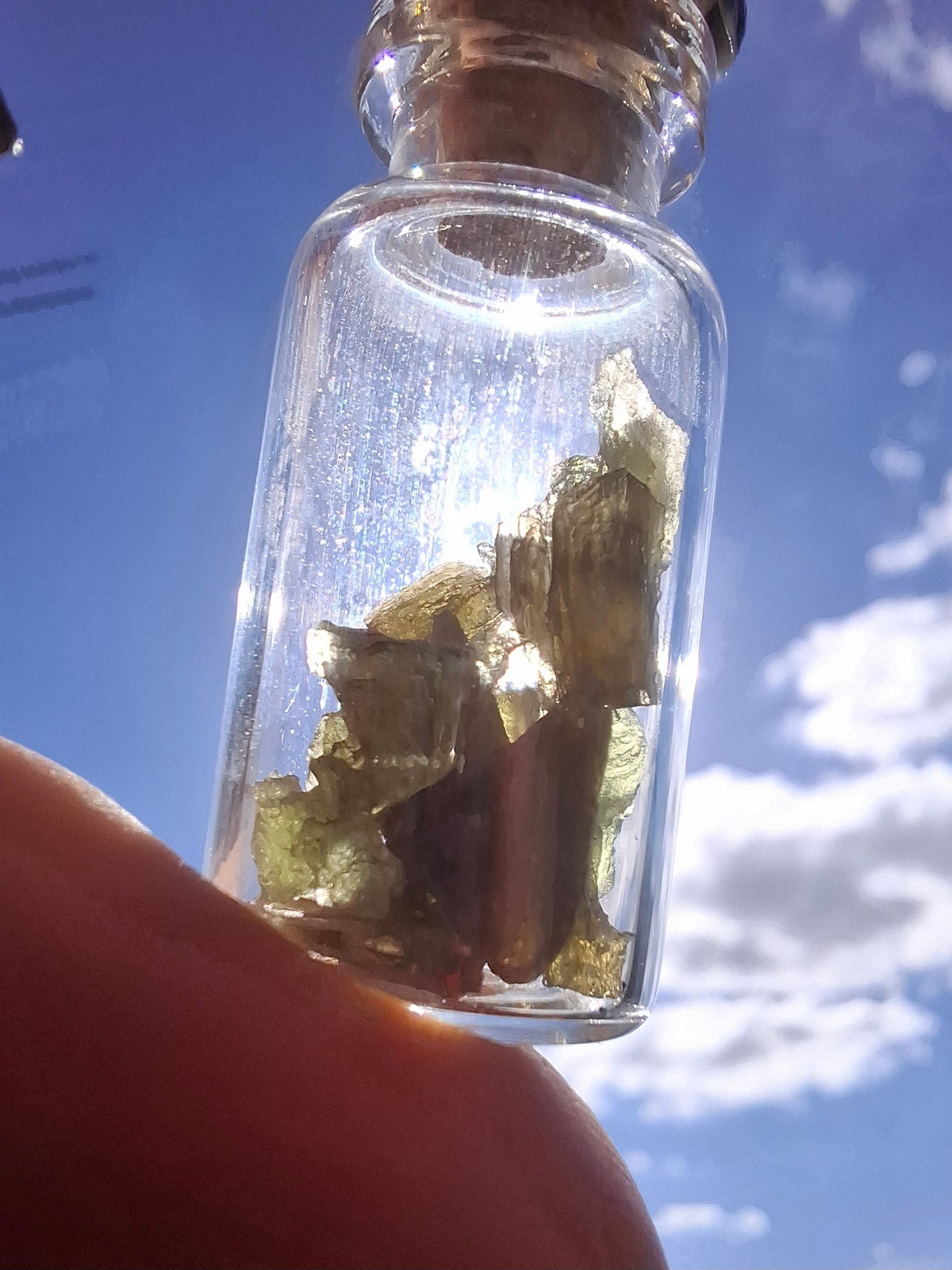 Moldavite Chips (2.00g) in 3ml Bottle, Tektite (Ref: B43)