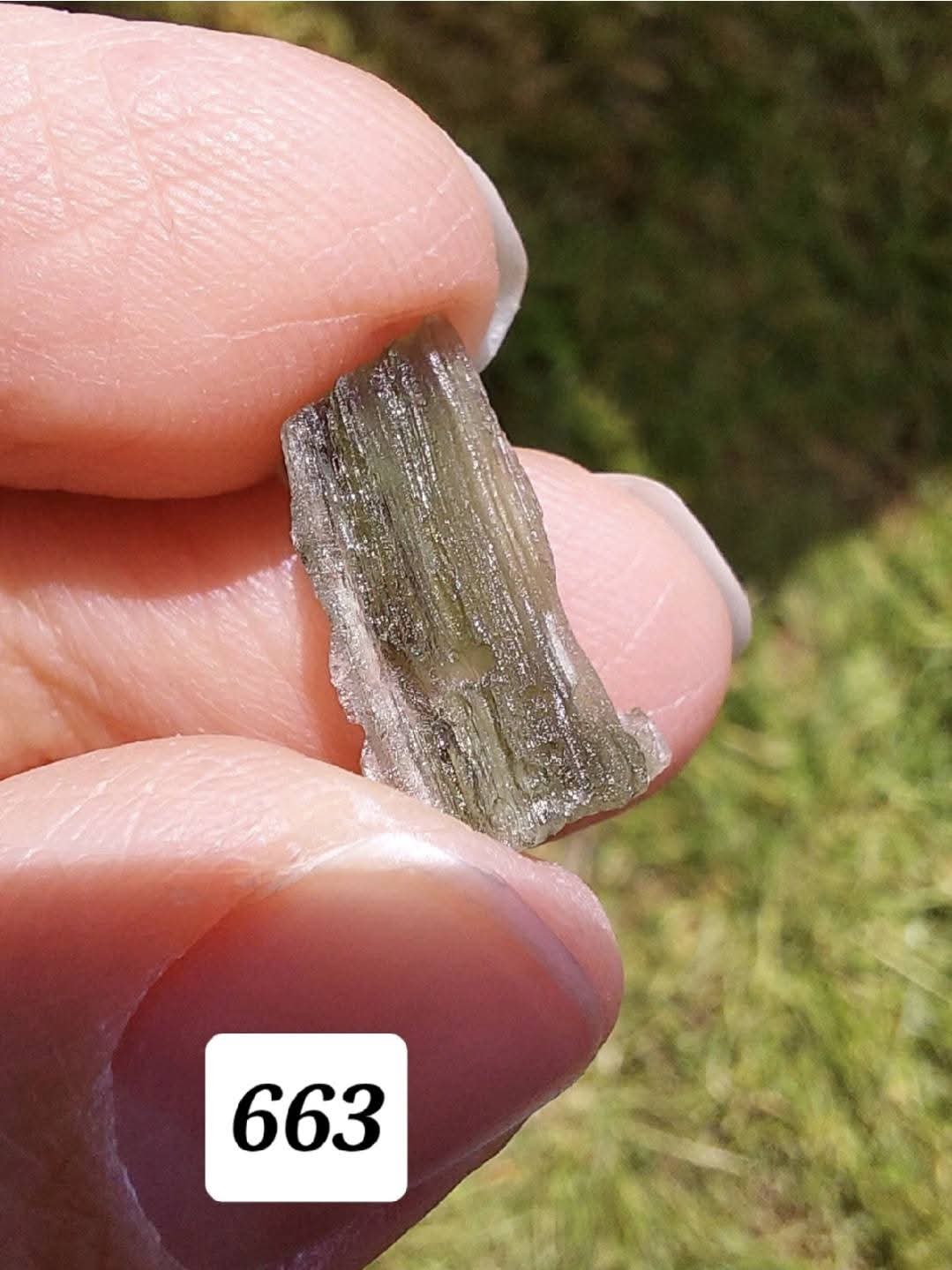 Moldavite Piece, 0.68g, Tektite (Ref: 663)