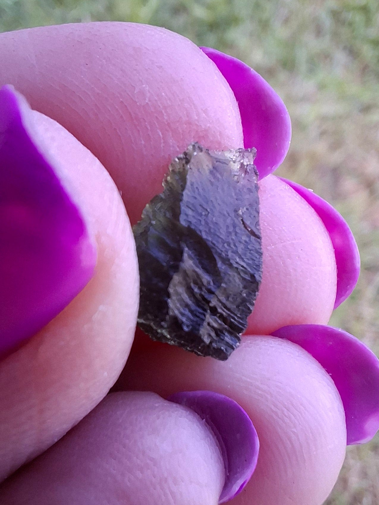 Moldavite Piece, 0.82g, Tektite (Ref: 1456)
