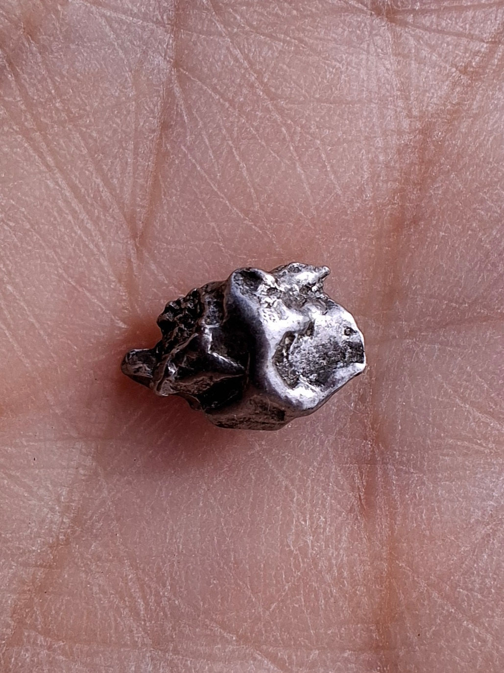 Campo del Cielo, 0.87g, Nickel Iron Meteorite (Ref: C4)