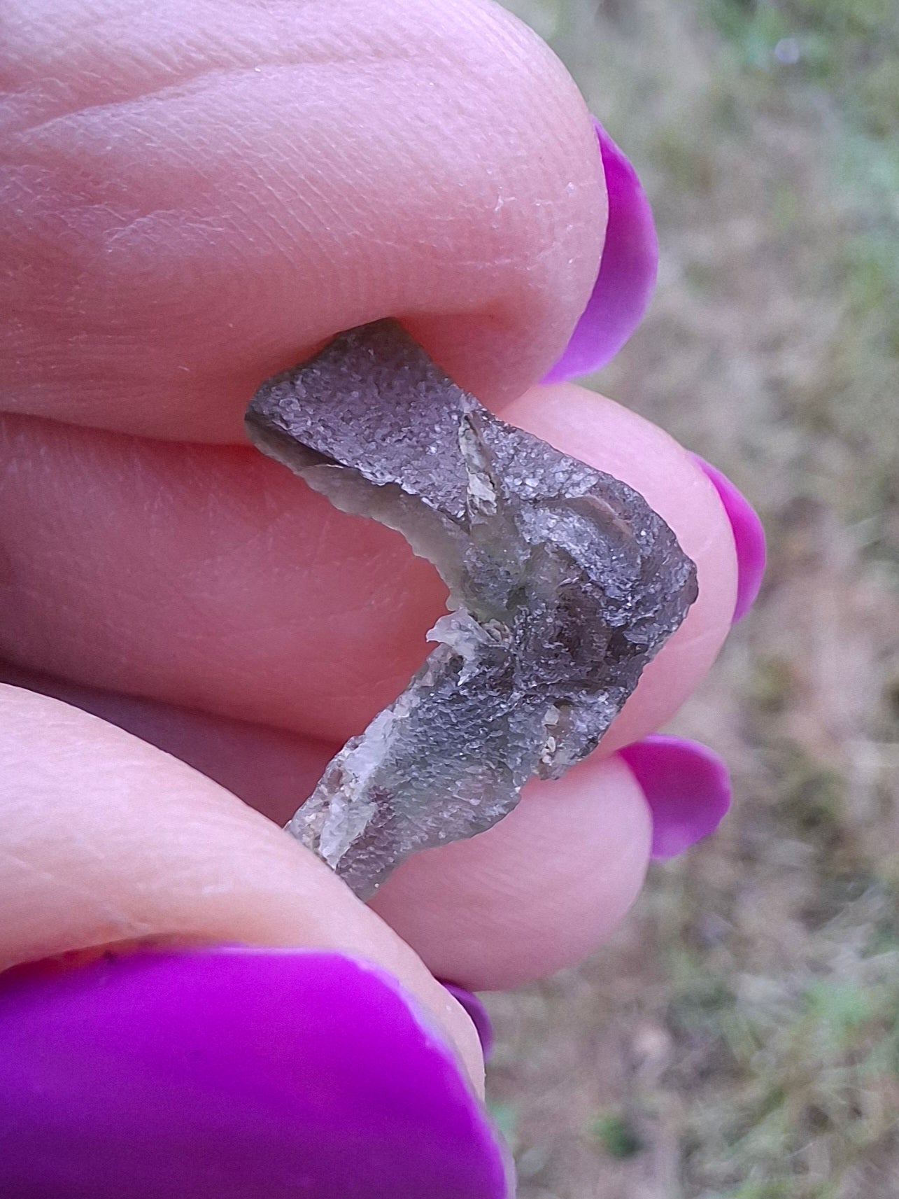 Moldavite Piece, 0.66g, Tektite (Ref: 1436)