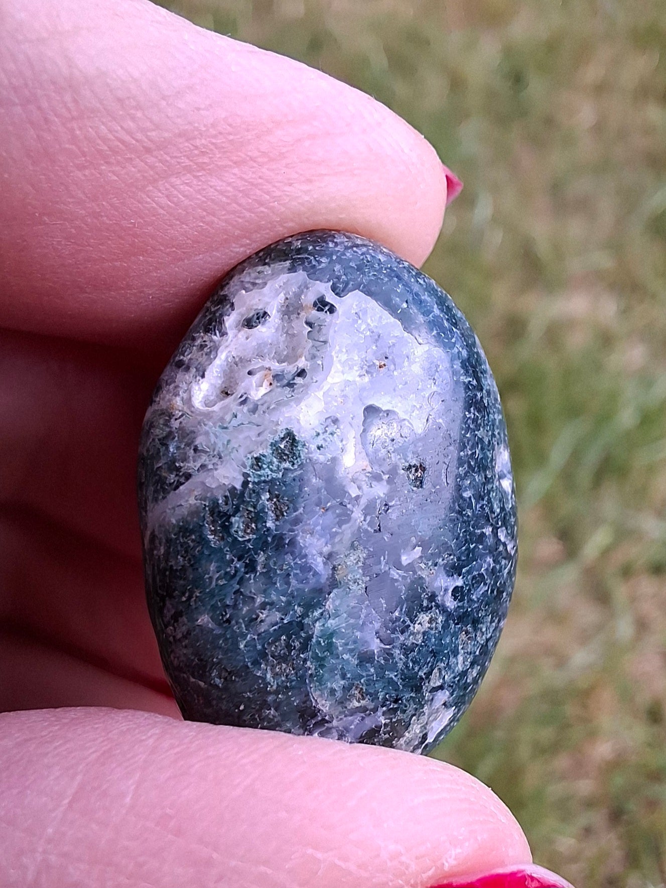 Green Moss Agate, Tumble Stone, Crystal (Ref: T170)
