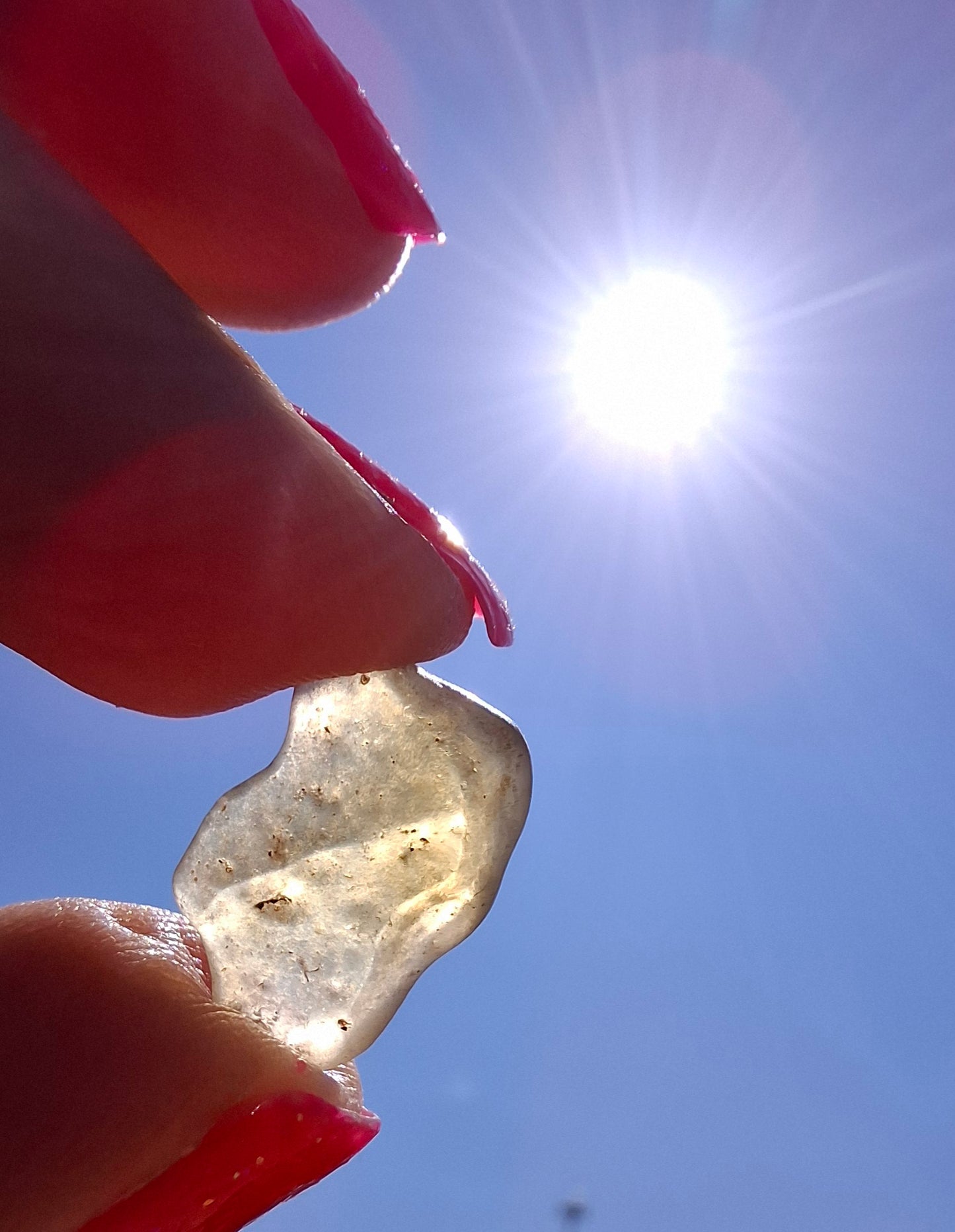 Libyan Desert Glass (darker) Piece, 0.95g, Tektite (Ref: L1363)