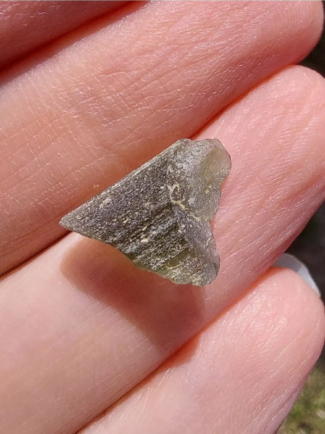 Moldavite Piece, 0.63g, Tektite (Ref: E174)