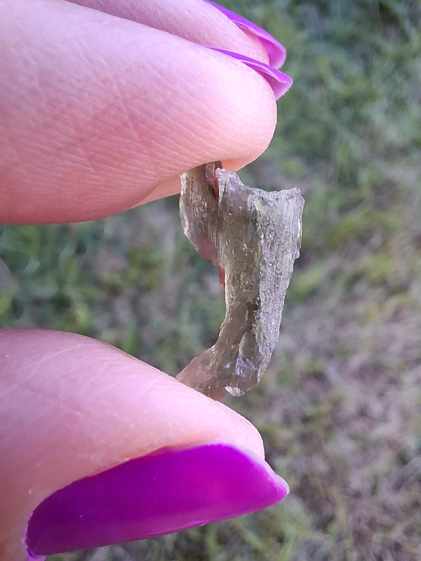 Moldavite Piece, 0.48g, Tektite (Ref: 1463)