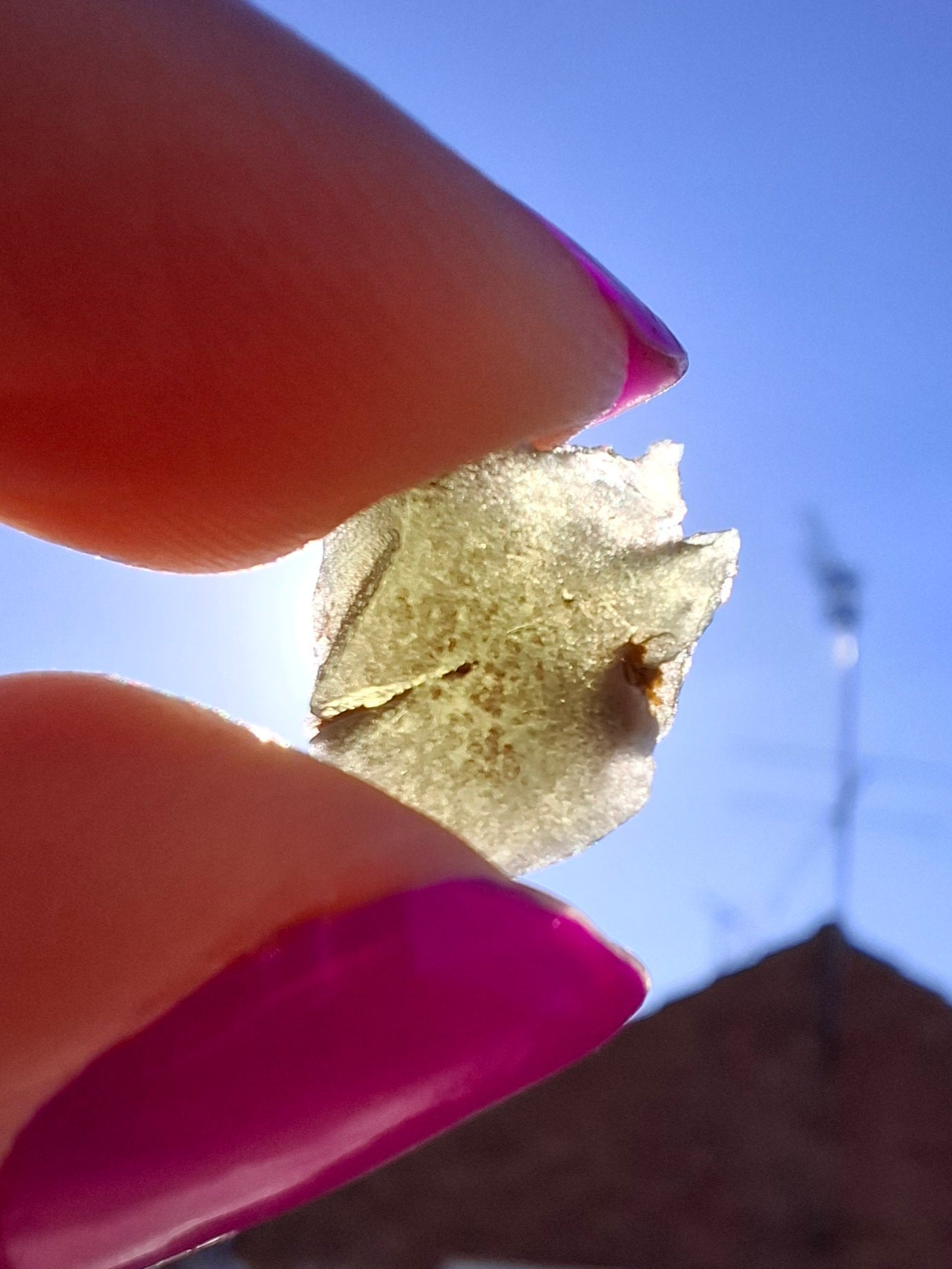 Moldavite Piece, 0.85g, Tektite (Ref: 1462)
