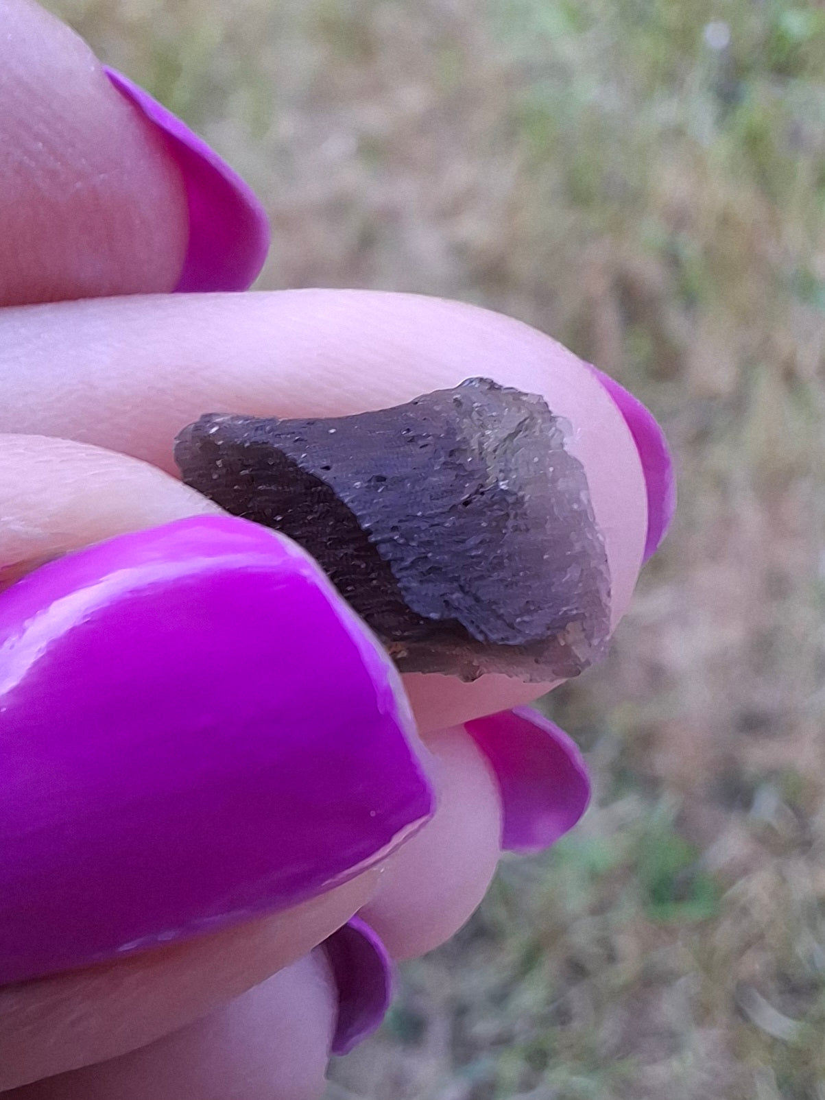 Moldavite Piece, 0.72g, Tektite (Ref: 1443)