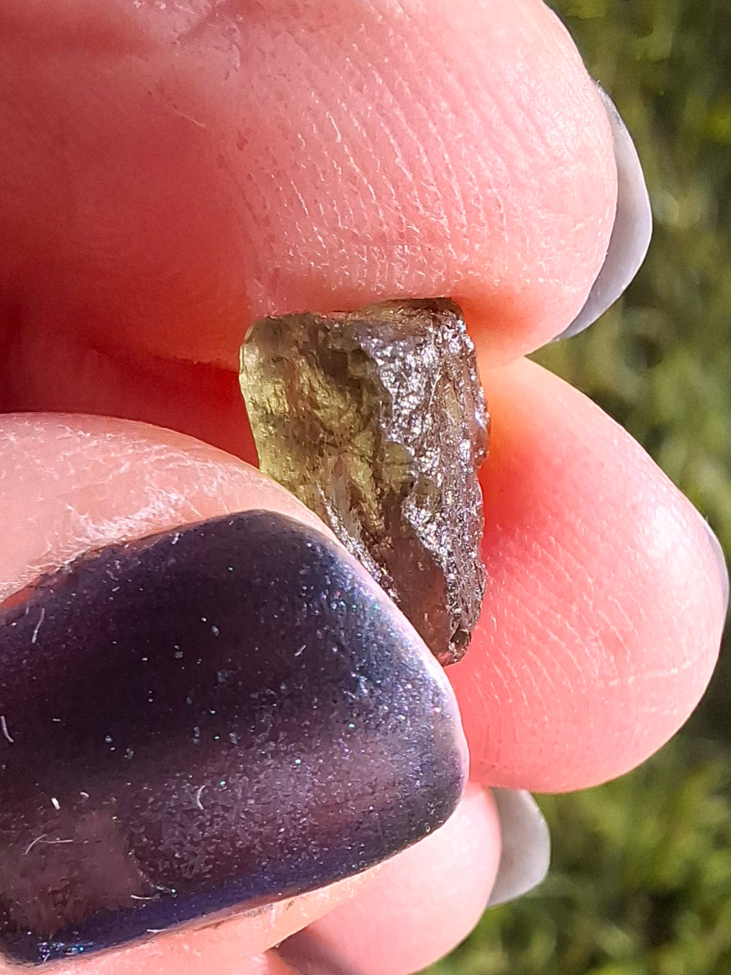 Moldavite Piece, 0.58g, Tektite (Ref: 1381)