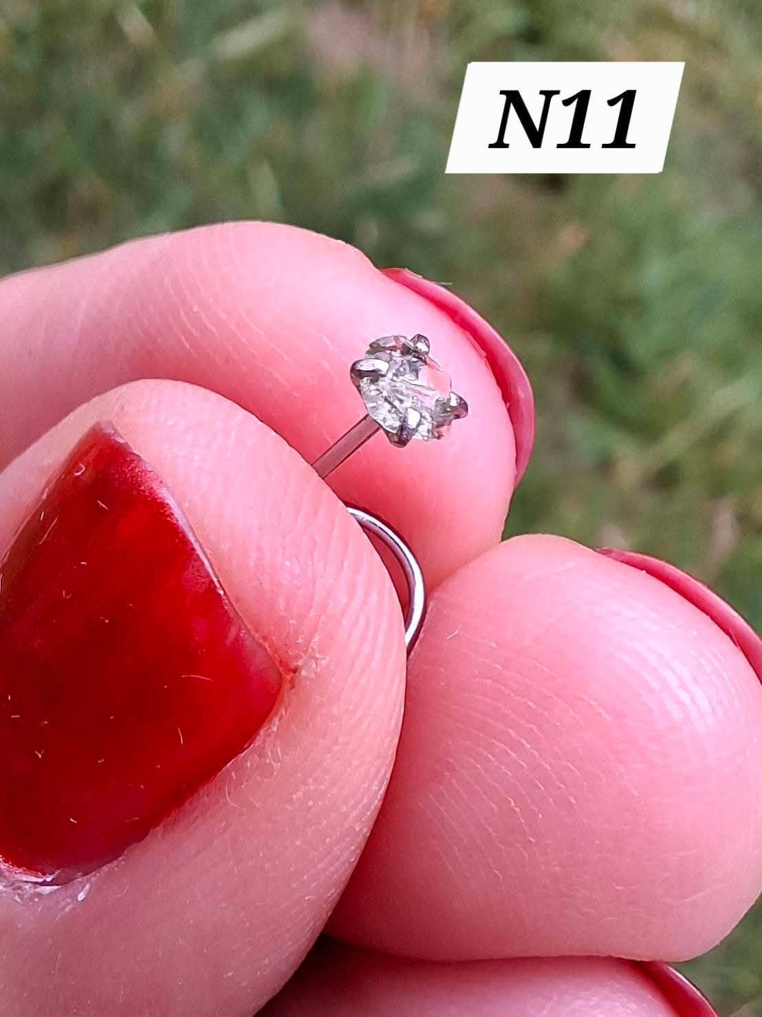 Moldavite (raw) NOSE STUD, 22G, Corkscrew, Surgical steel, Tektite (Ref: N11)