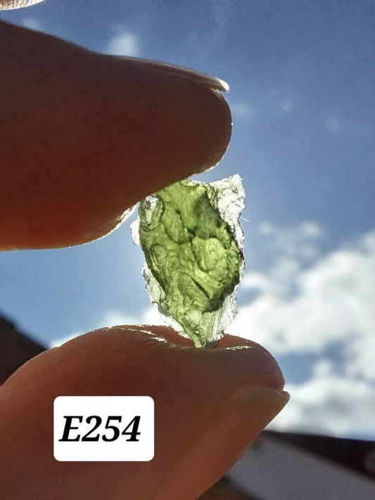 Moldavite Piece, 0.63g, Tektite (Ref: E254)