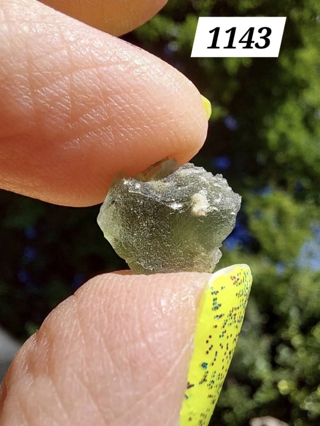 Moldavite Piece, 0.64g, Tektite (Ref: 1143)