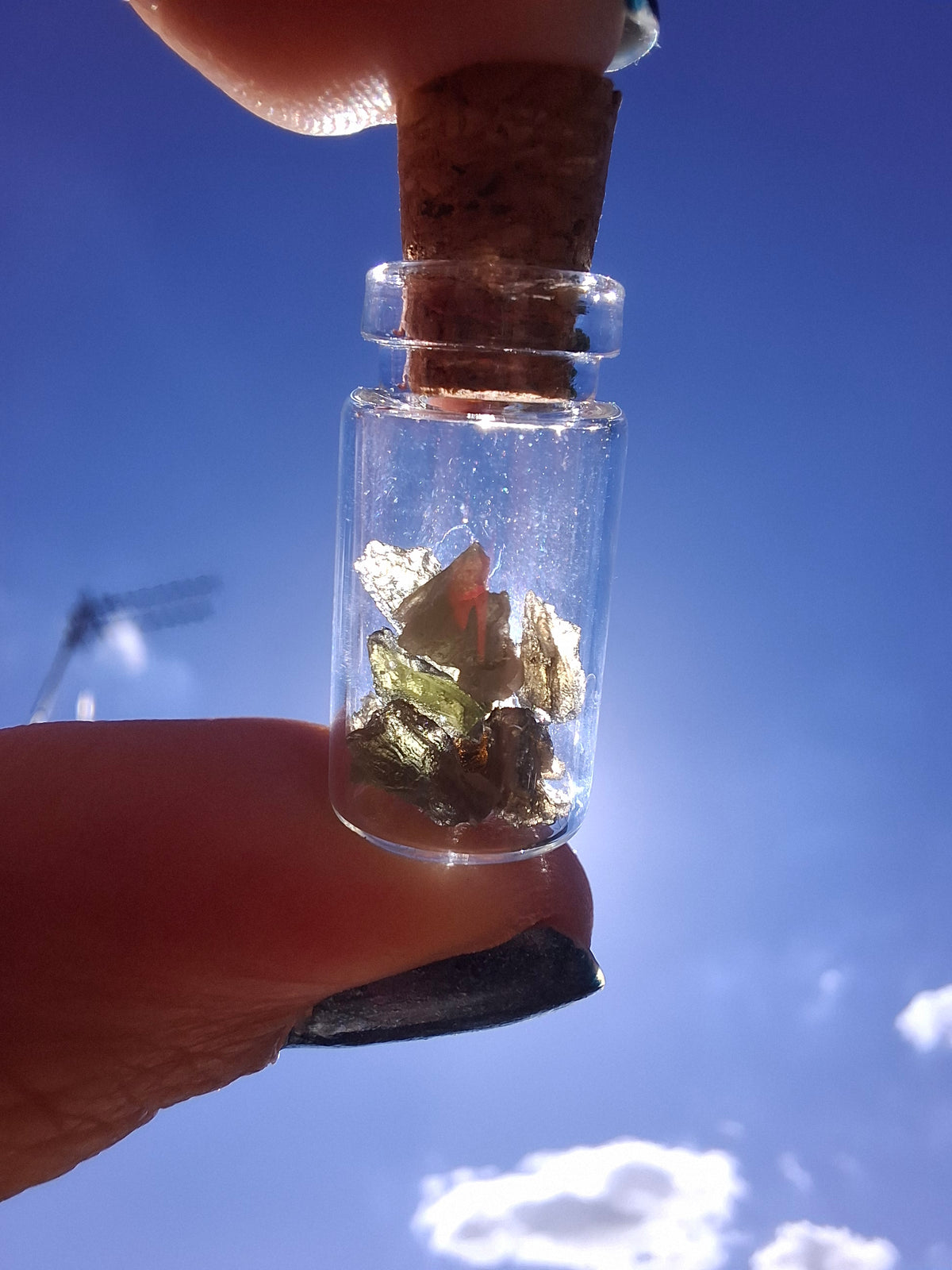Moldavite Chips (0.50g) in 1ml Bottle, Tektite (Ref: B25)