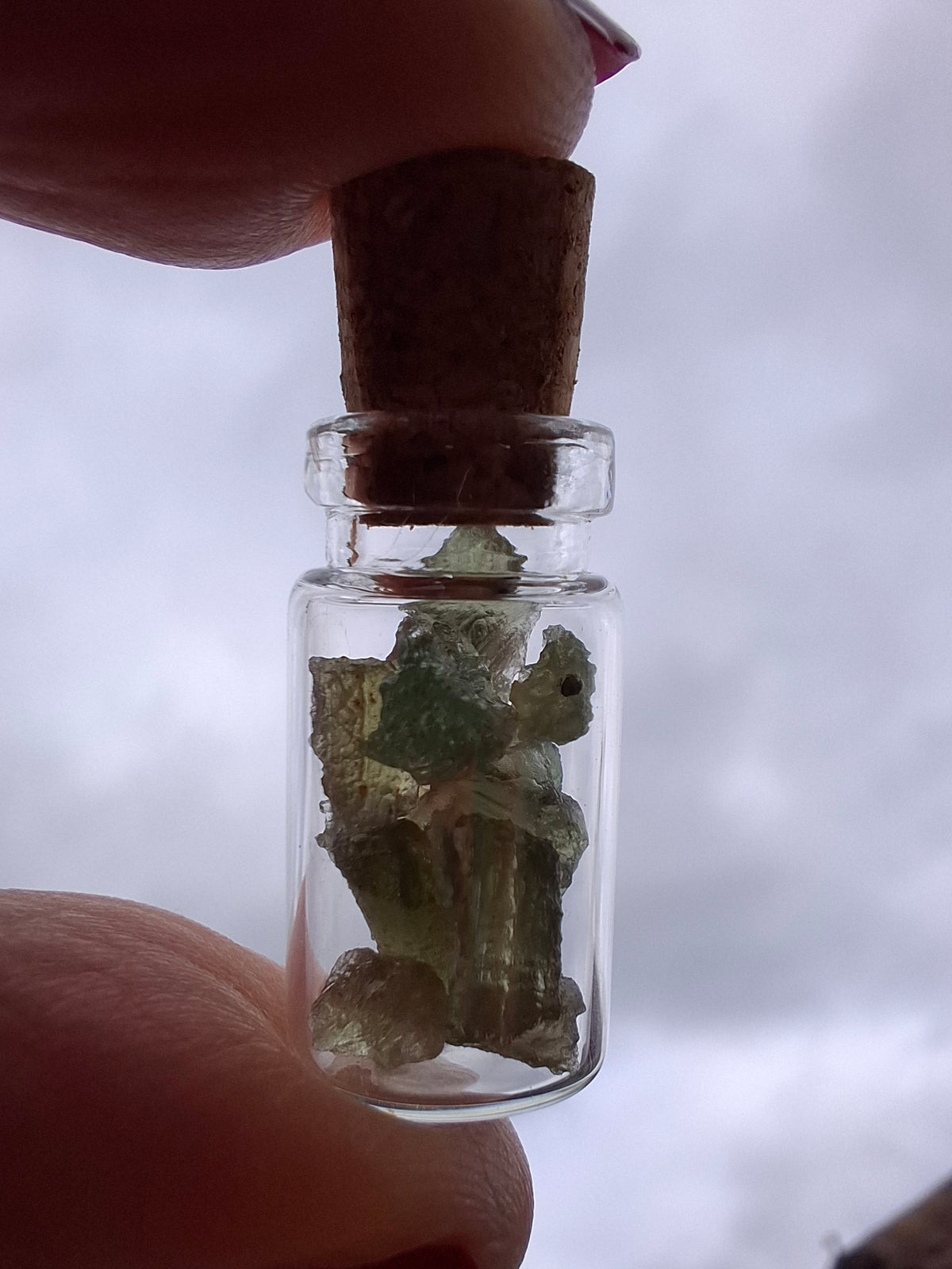 Moldavite Chips (1.00g) in 1ml Bottle, Tektite (Ref: B30)