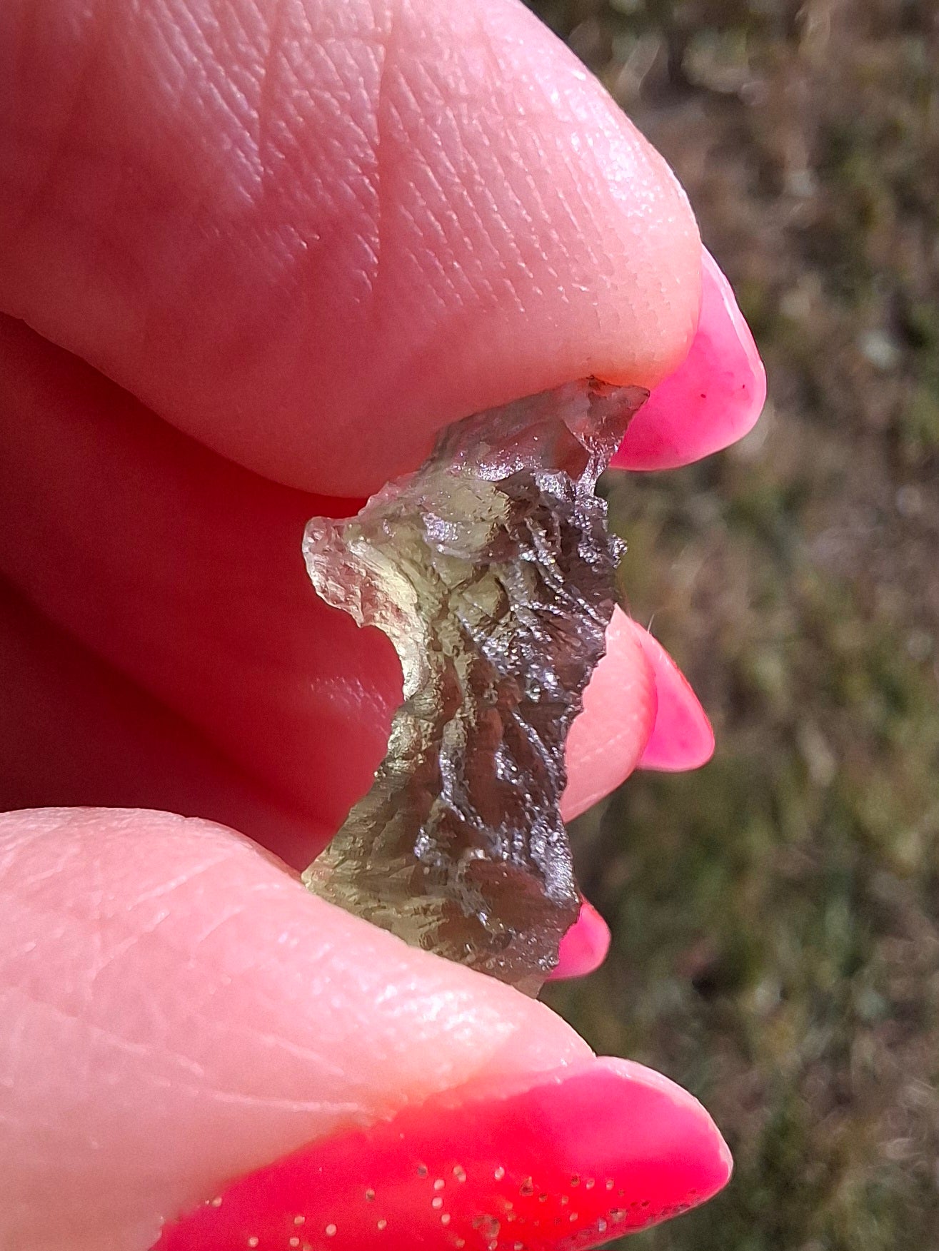 Moldavite Piece, 0.69g, Tektite (Ref: 1486)