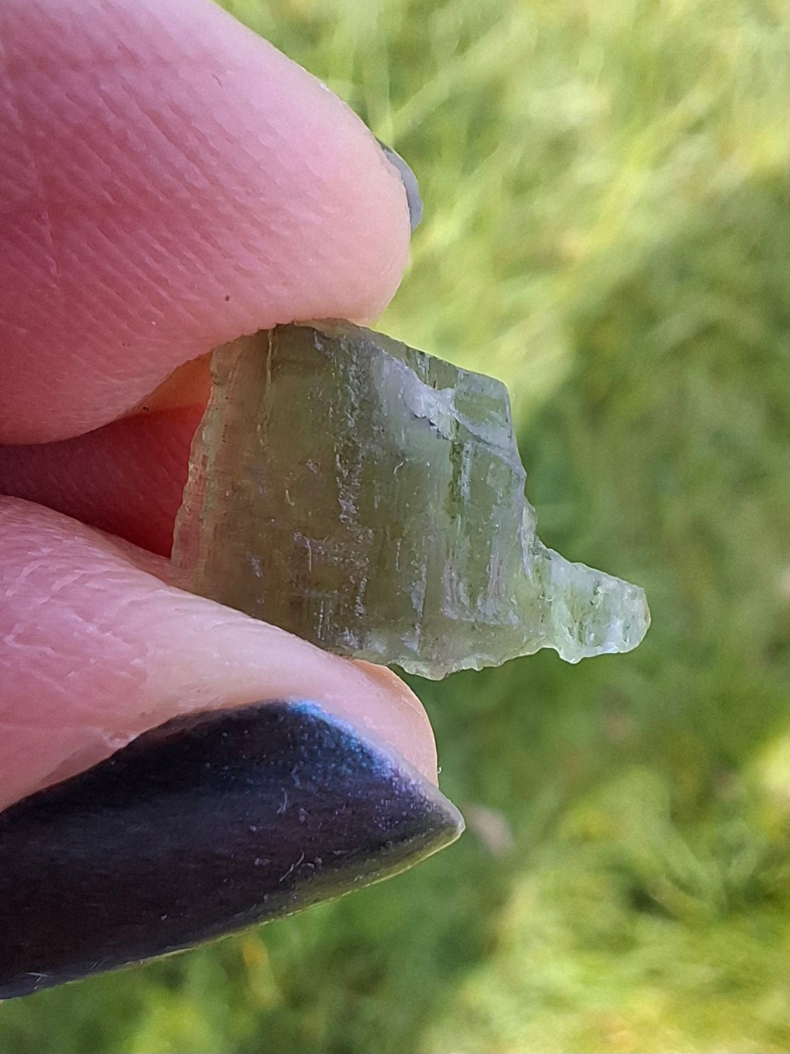 Moldavite Piece, 0.52g, Tektite (Ref: 1389)
