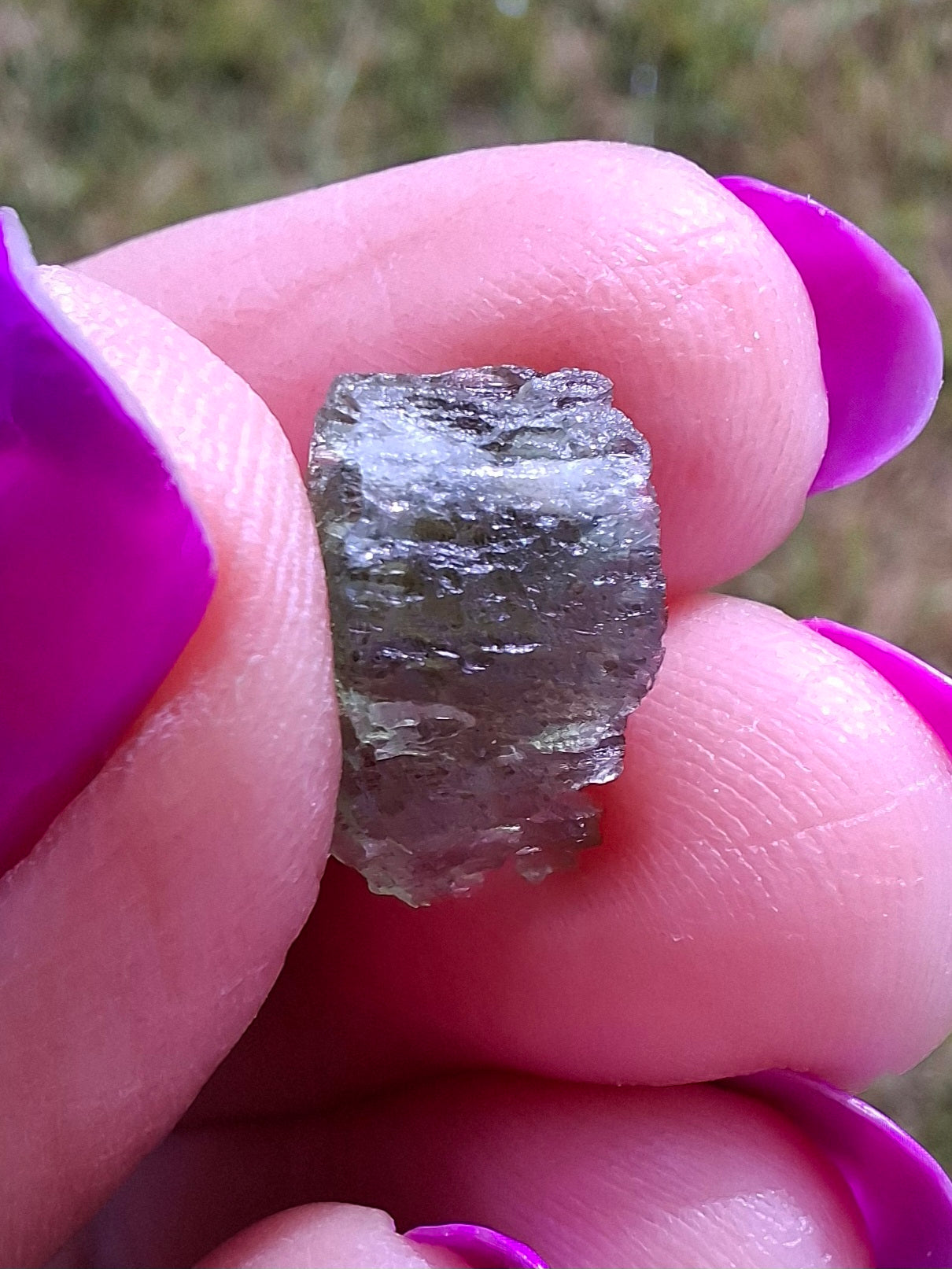 Moldavite Piece, 0.72g, Tektite (Ref: 1438)