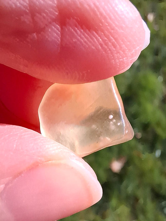 Libyan Desert Glass small Piece, 1.50g, Tektite (Ref: L1354)