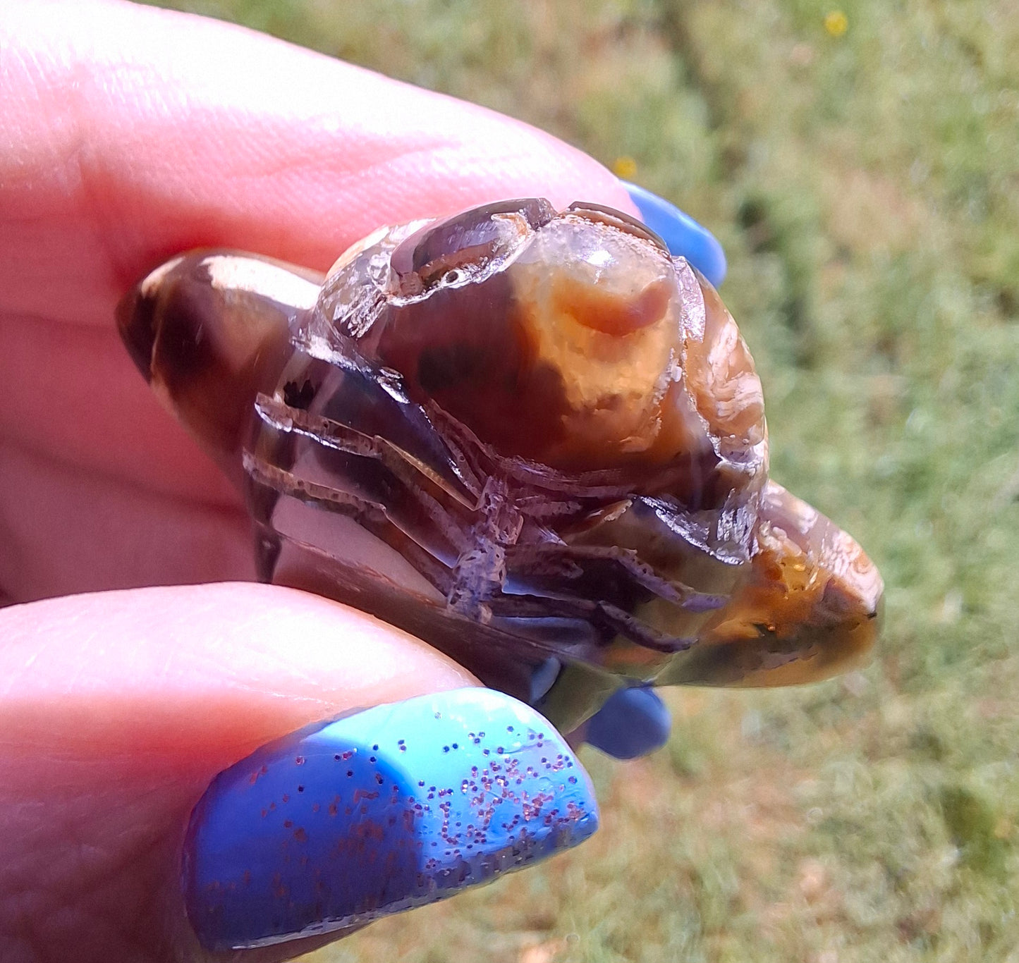 Red Amber Honey Bee Carving, 6.93g, Fossil (Ref: Bee33)